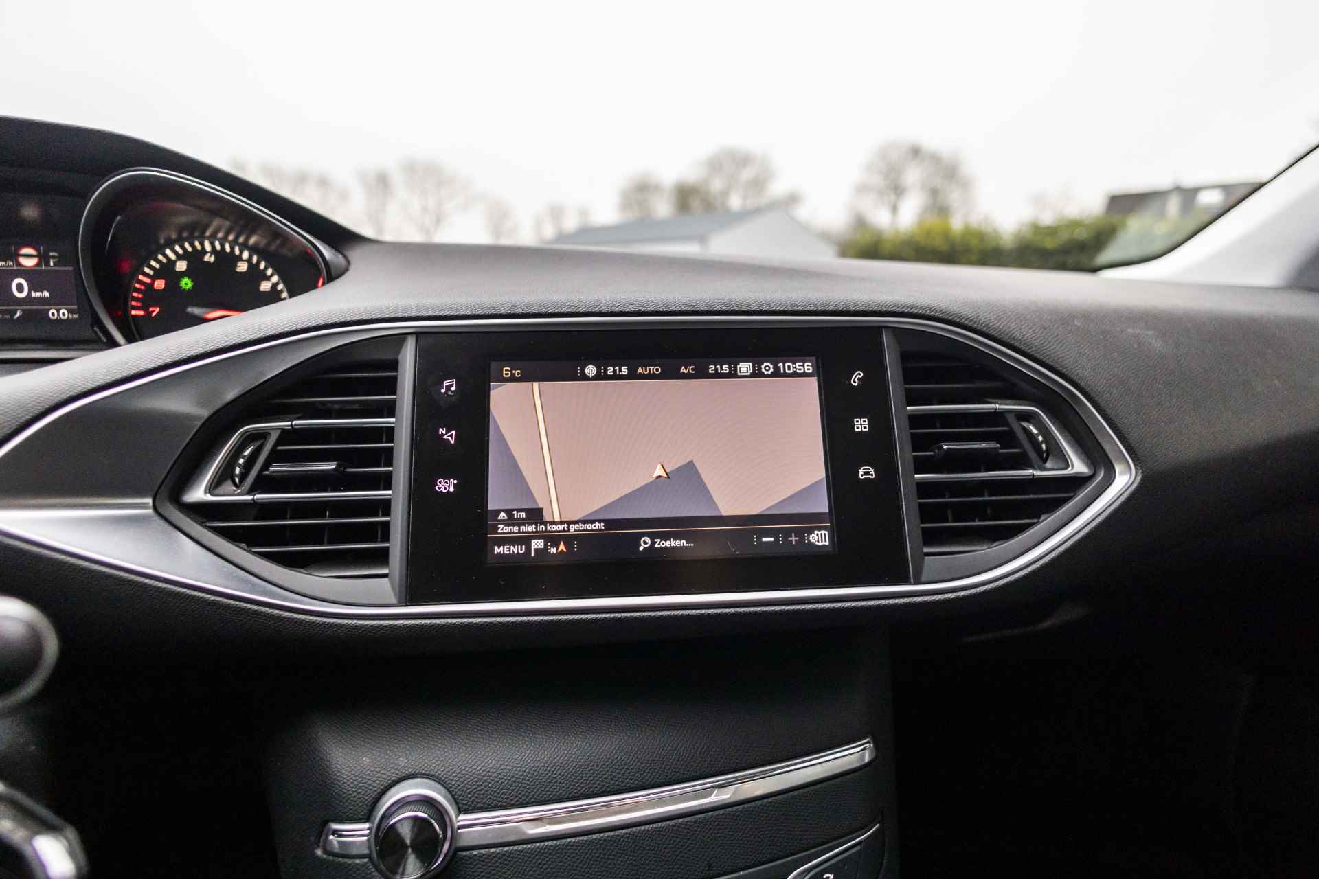 Peugeot 308 SW 1.2 PureTech Blue Lease Premium | Automaat | Pano | Carplay | Camera - 28/43