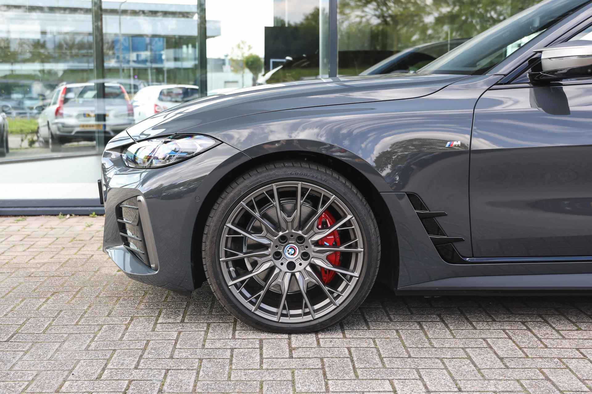 BMW i4 M50 High Executive 84 kWh / BMW M 50 Jahre uitvoering / Schuif-kanteldak / Adaptief M Onderstel / Laserlight / M Sportstoelen / Driving Assistant Professional / Comfort Access - 6/40