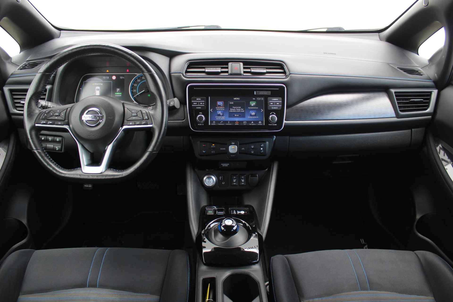 Nissan LEAF Acenta 40 kWh / €2000,- Subsidie Mogelijk / Navigatie + Apple Carplay/Android Auto / Stoel- + Stuurverwarming / Achteruitrijcamera / Cruise Control Adaptief / - 2/41