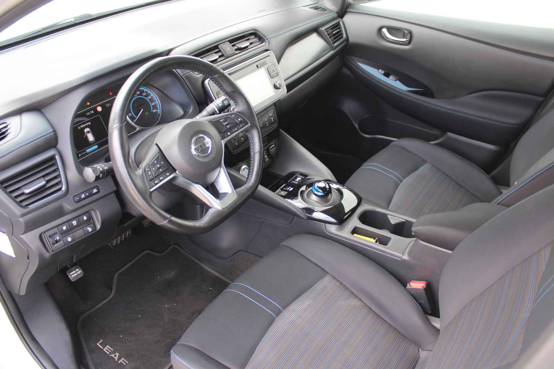 Nissan LEAF Acenta 40 kWh / €2000,- Subsidie Mogelijk / Navigatie + Apple Carplay/Android Auto / Stoel- + Stuurverwarming / Achteruitrijcamera / Cruise Control Adaptief / - 19/41