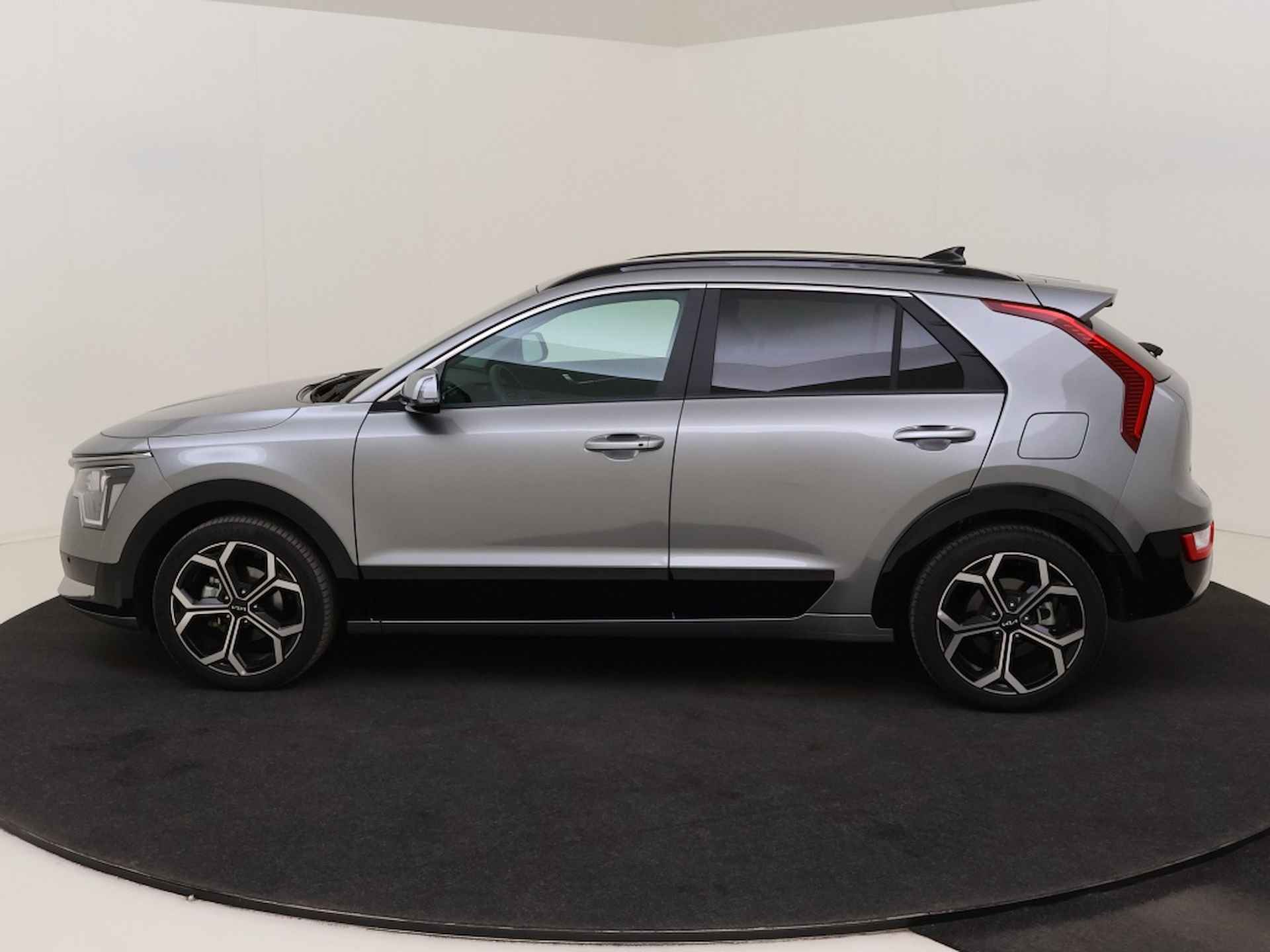 Kia Niro 1.6 GDi Hybrid DynamicLine - 4/36