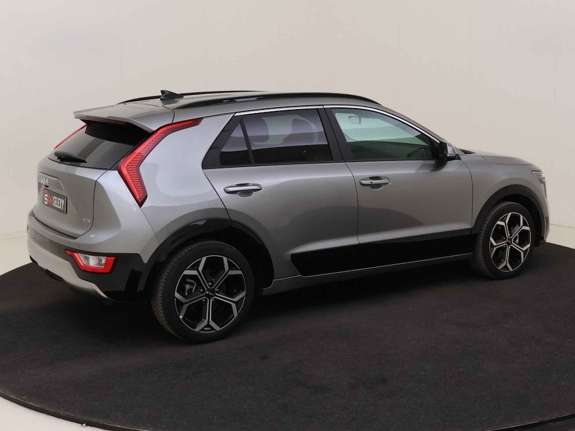 Kia Niro 1.6 GDi Hybrid DynamicLine - 6/36