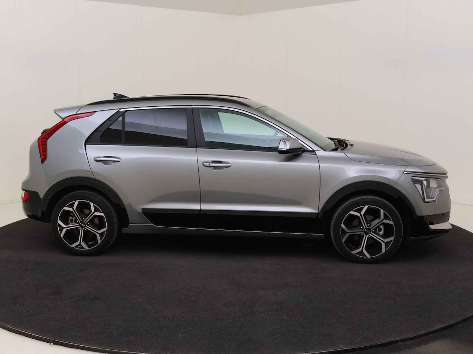 Kia Niro 1.6 GDi Hybrid DynamicLine - 7/36