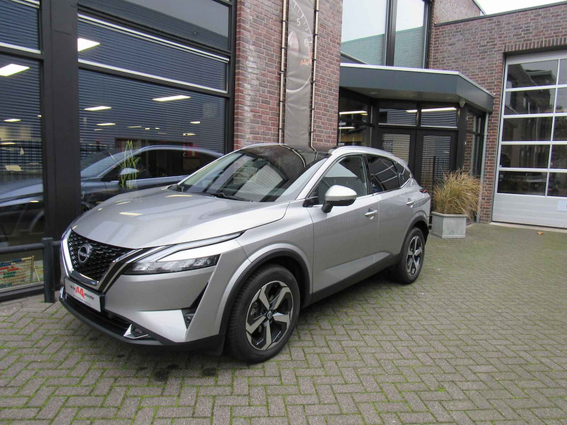 Nissan Qashqai 1.3 Mild-Hybrid 158pk Xtronic N-Connecta met panoramadak/ Cold pack /1.800 kg trekgewicht - 2/32