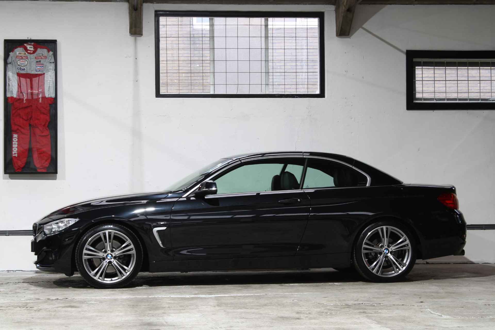 BMW 4-serie Cabrio 428i High Executive | Sportstoelen | 19 inch | Navigatie | Memory | Lage kilometerstand | NL Auto | - 3/27