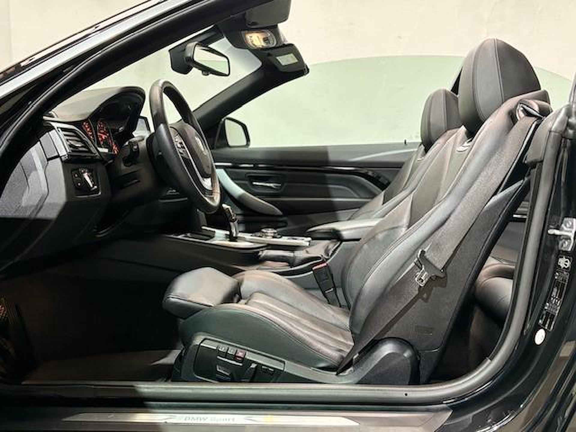 BMW 4-serie Cabrio 428i High Executive | Sportstoelen | 19 inch | Navigatie | Memory | Lage kilometerstand | NL Auto | - 16/27