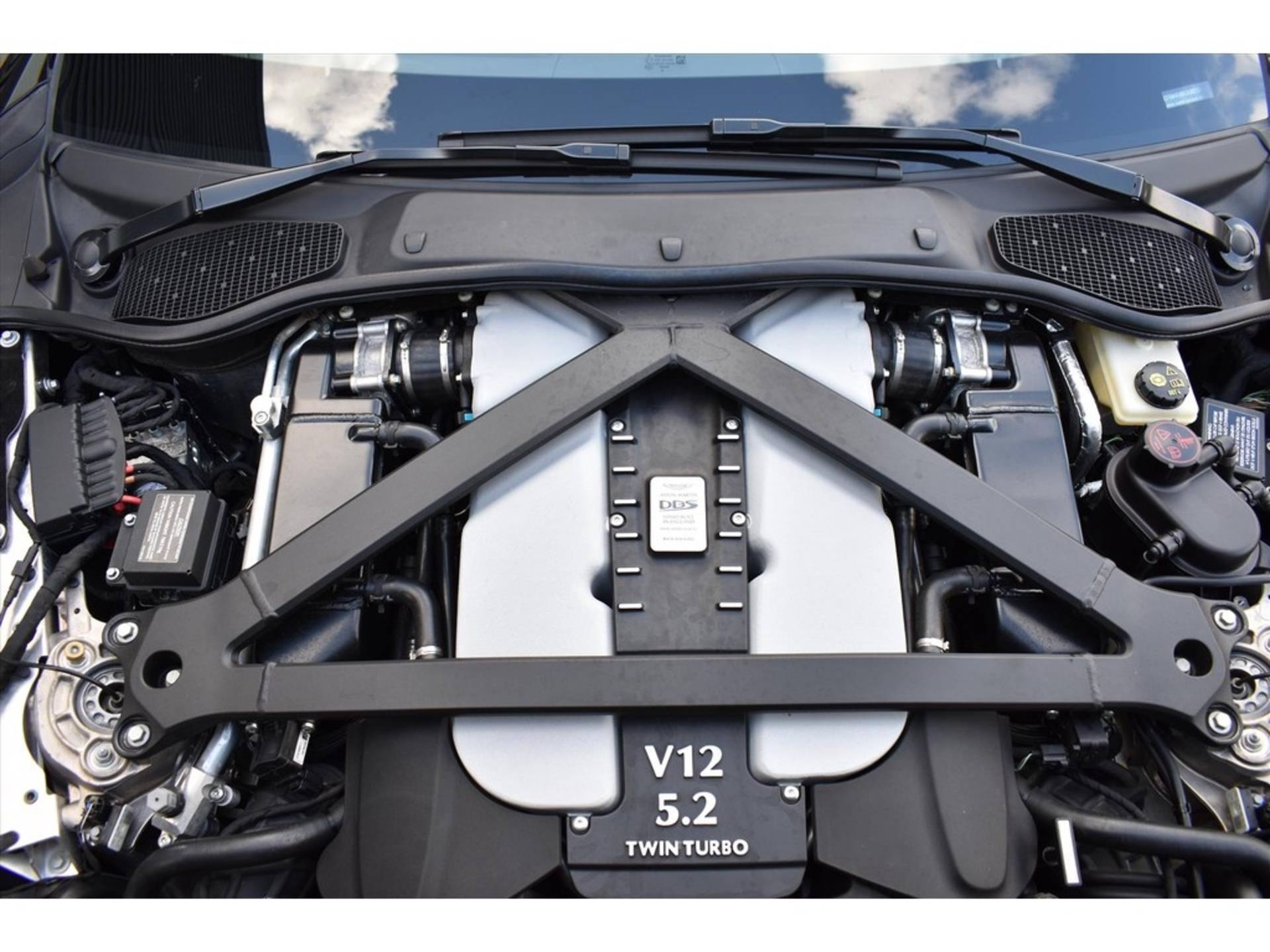 Aston Martin DBS 5.2 V12 725pk Superleggera | Premium Audio | Sport Plus stoelen - 16/61