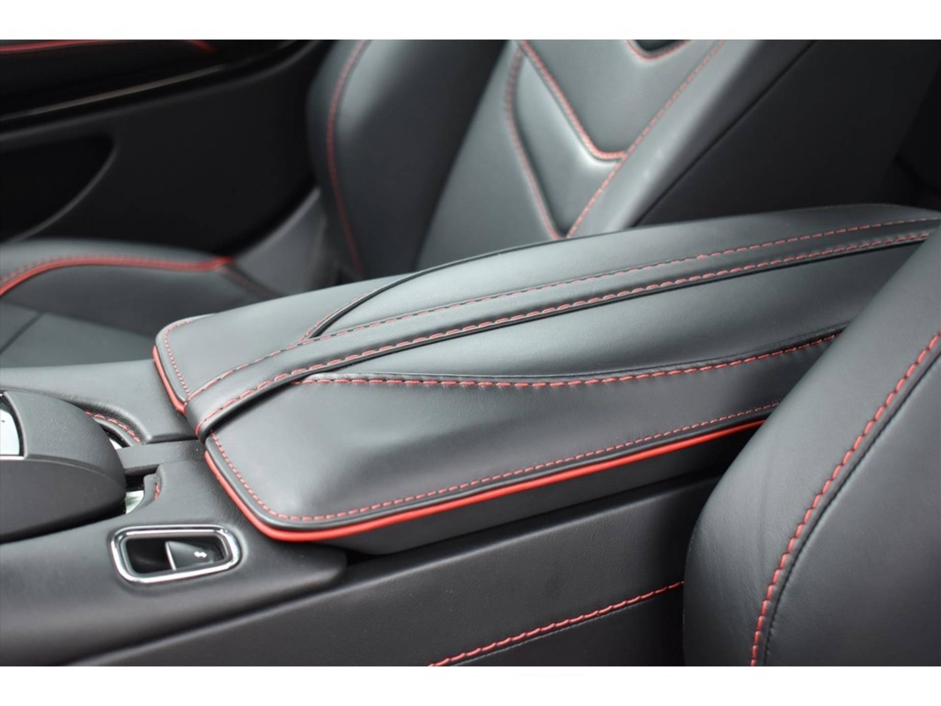 Aston Martin DBS 5.2 V12 725pk Superleggera | Premium Audio | Sport Plus stoelen - 28/61