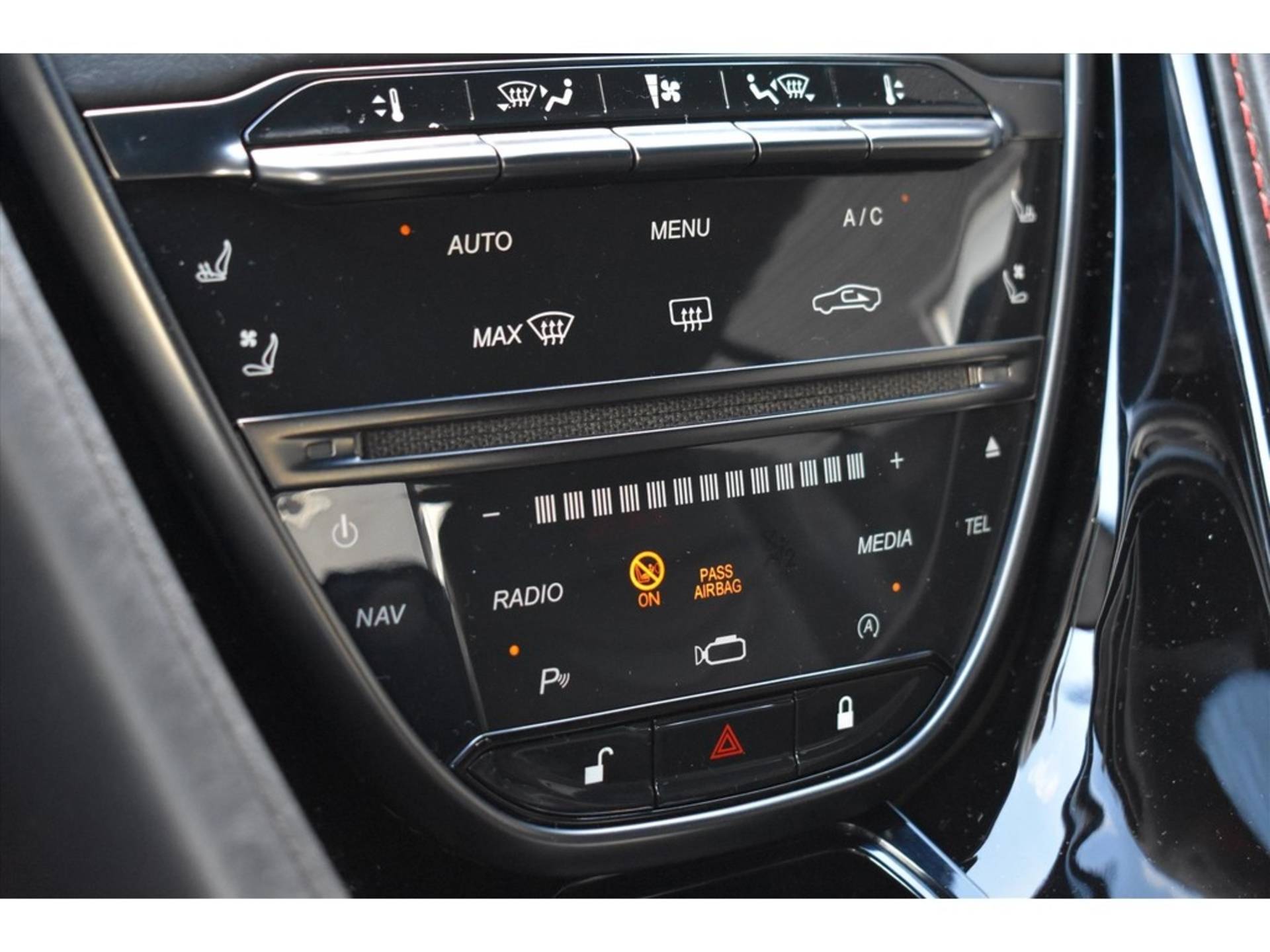 Aston Martin DBS 5.2 V12 725pk Superleggera | Premium Audio | Sport Plus stoelen - 39/61