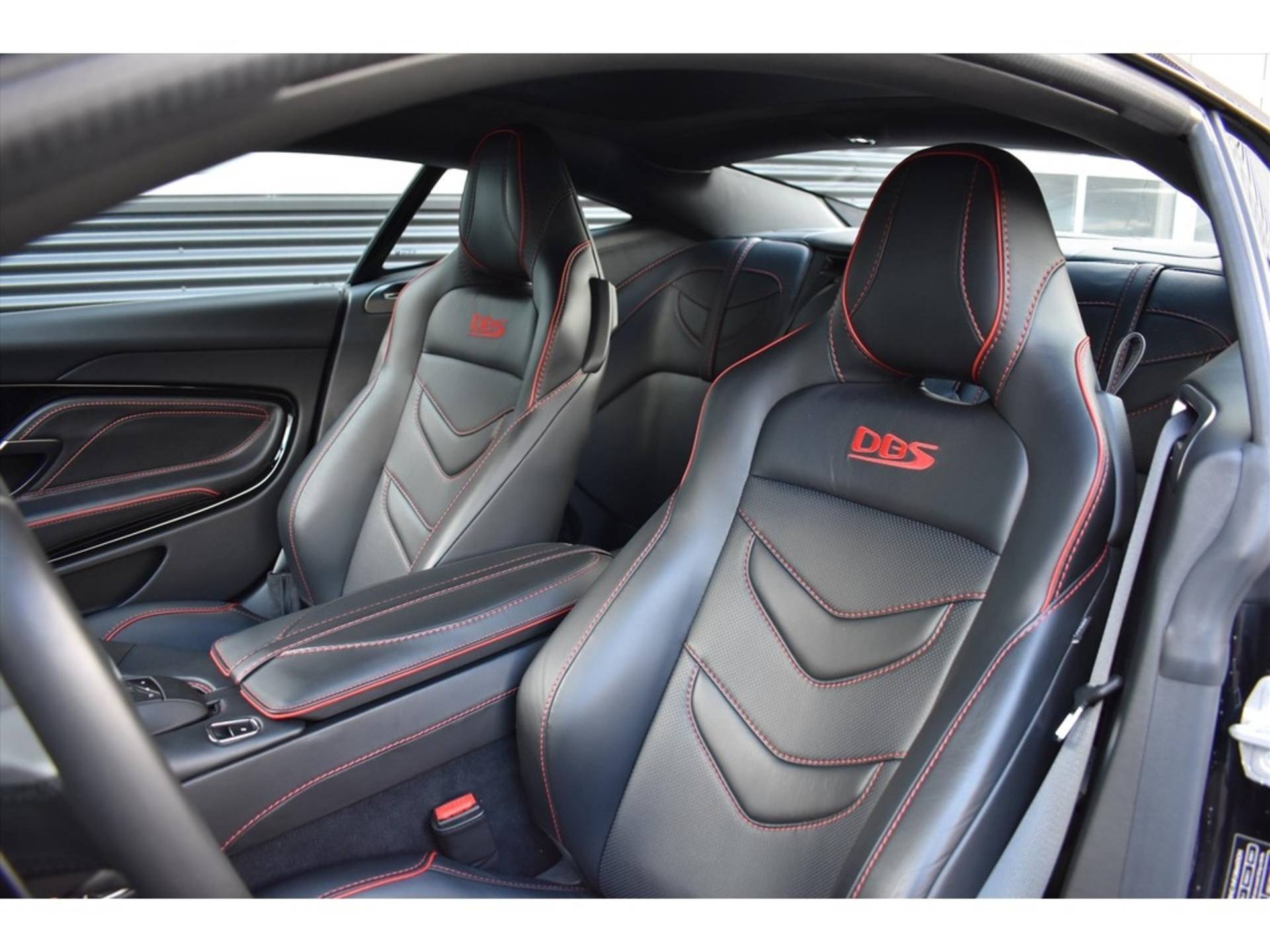 Aston Martin DBS 5.2 V12 725pk Superleggera | Premium Audio | Sport Plus stoelen - 59/61