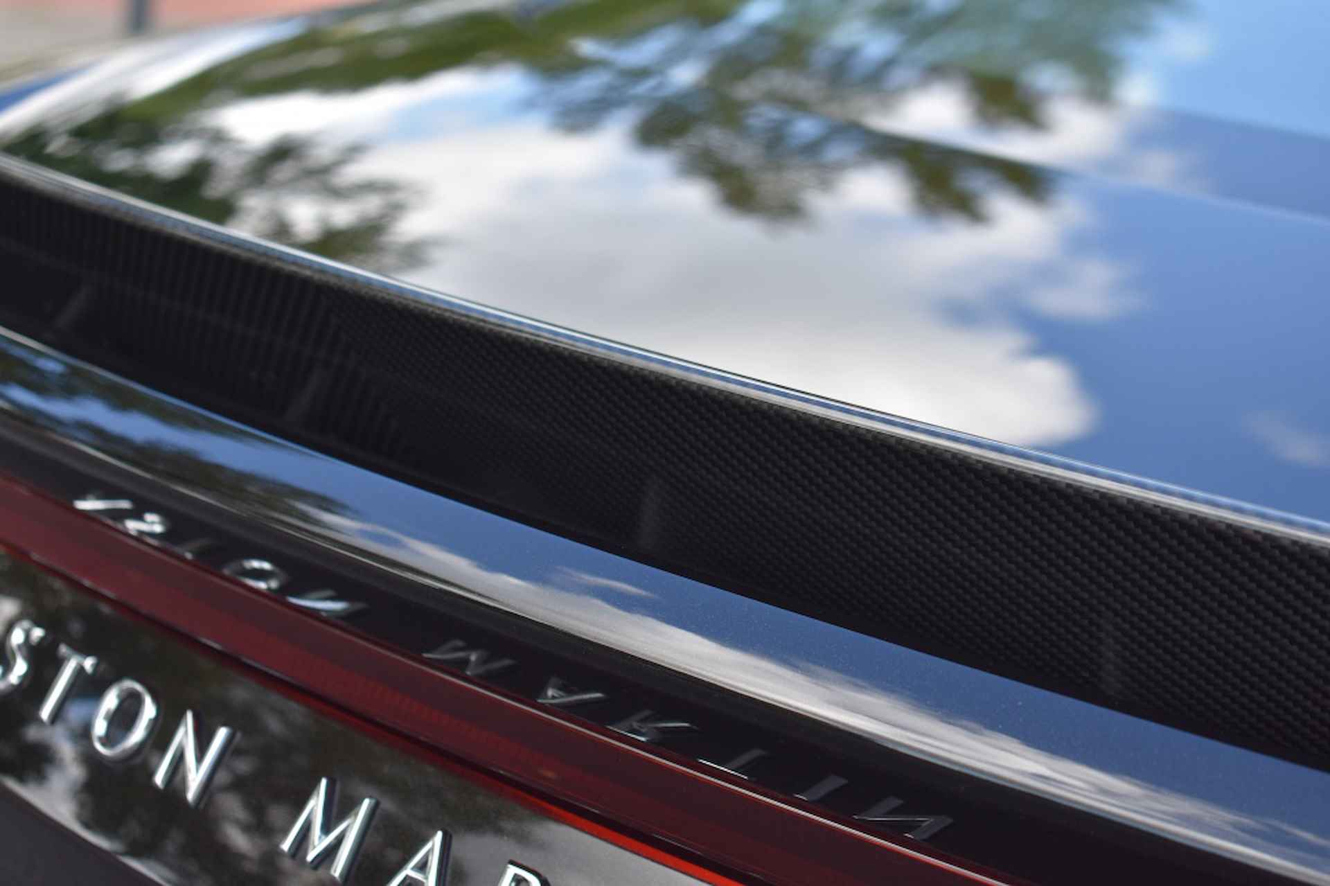 Aston Martin DBS 5.2 V12 725pk Superleggera | Premium Audio | Sport Plus stoelen - 11/61