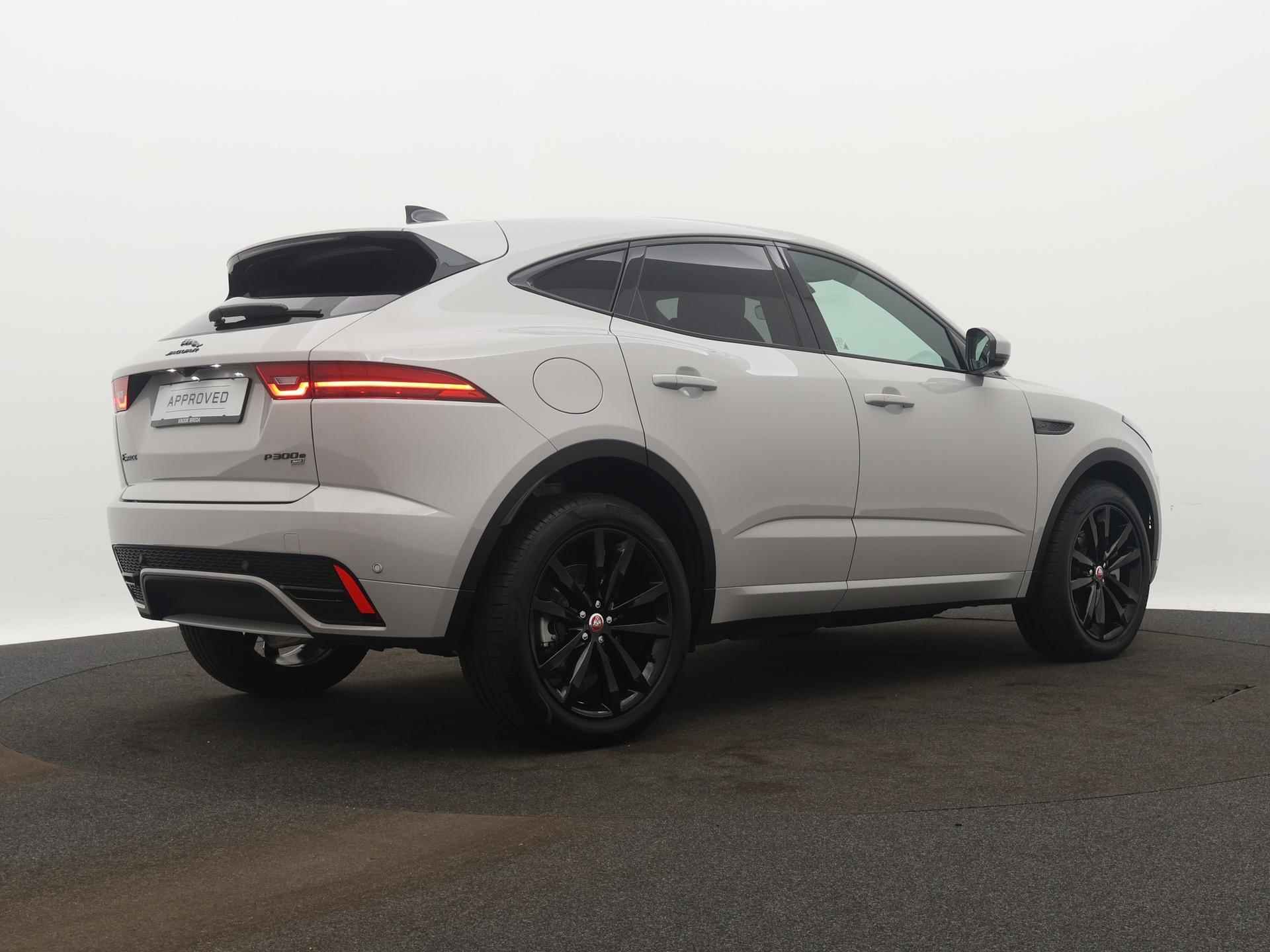 Jaguar E-PACE P300e AWD R-Dynamic HSE - 2/55