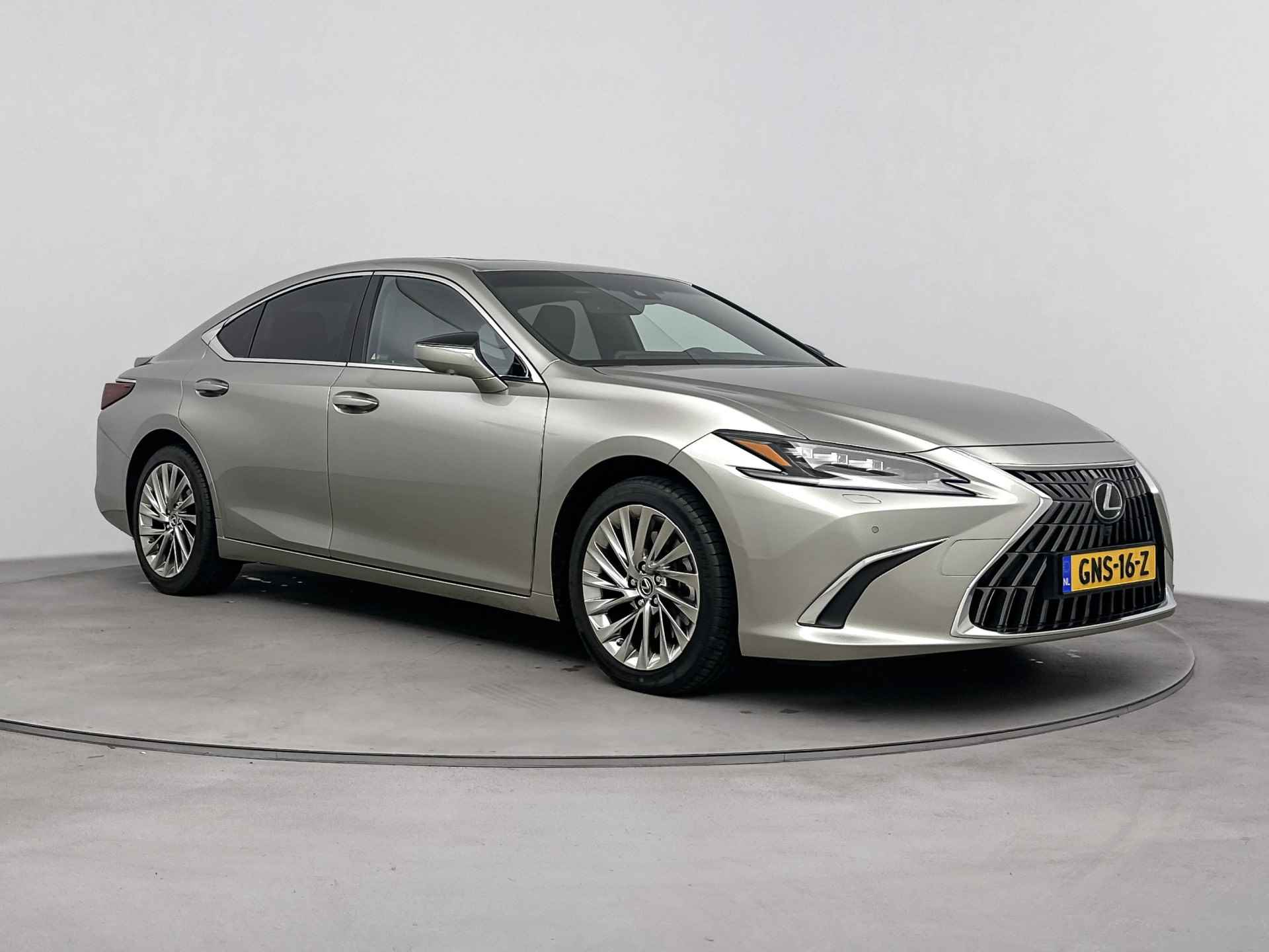 Lexus ES 300h President Line | Demonstratie auto | Direct Leverbaar | Mark Levinson | - 29/41