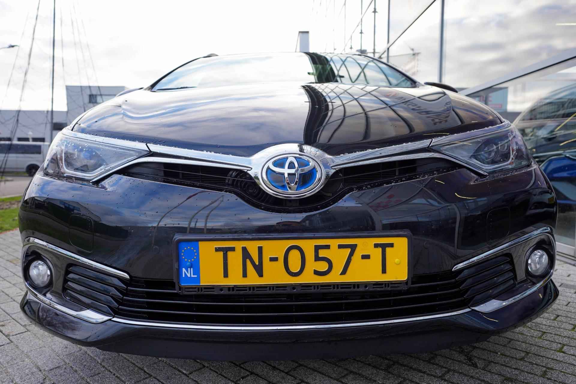 Toyota Auris Touring Sports 1.8 Hybrid Executive Parkpilot | Panoramadak | Trekhaak - 35/40