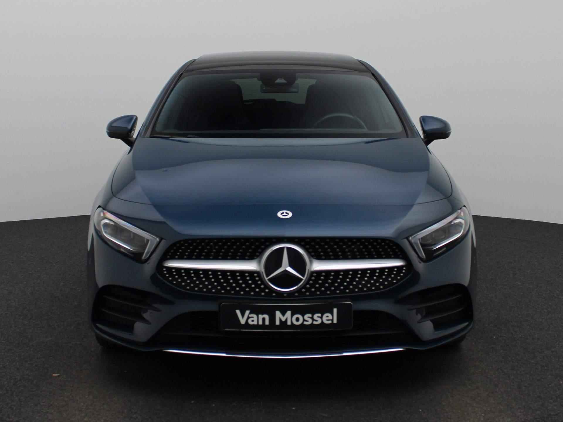 Mercedes-Benz A-klasse 250 e Business Solution AMG Limited | AMG-styling | Automaat | Panorama dak | Sfeer verlichting  | Half-Leder | Navigatie | Climate control | Parkeer sensoren | LMV | LED | Schuifdak | Camera | - 3/41