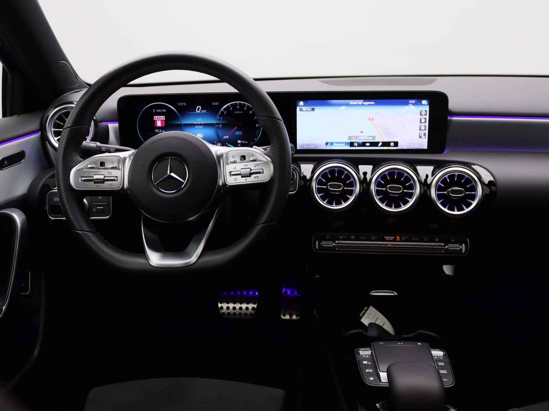 Mercedes-Benz A-klasse 250 e Business Solution AMG Limited | AMG-styling | Automaat | Panorama dak | Sfeer verlichting  | Half-Leder | Navigatie | Climate control | Parkeer sensoren | LMV | LED | Schuifdak | Camera | - 7/41