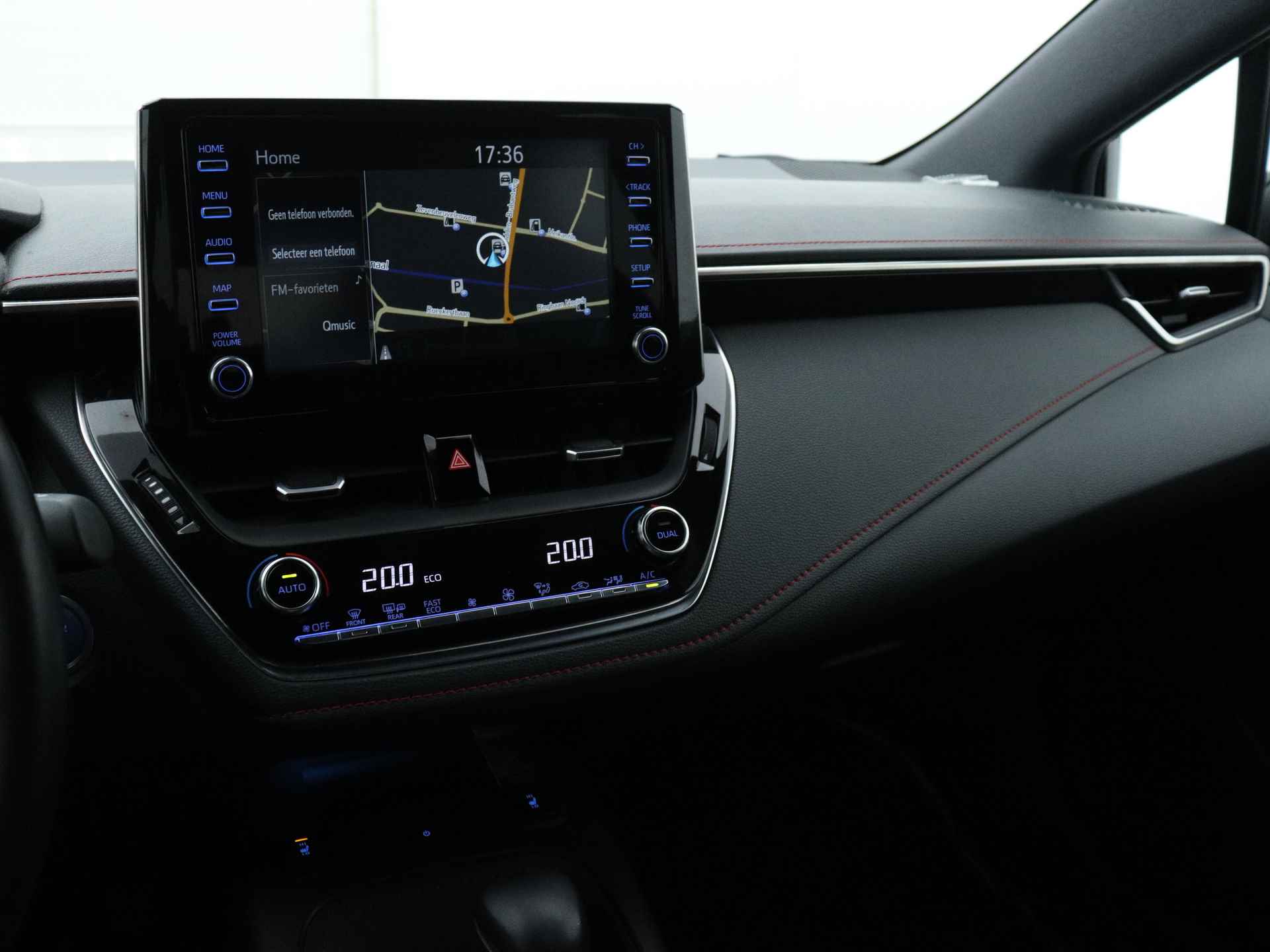 Toyota Corolla 1.8 Hybrid Executive | Navigatie | Parkeerhulp | Stoelverwarming | - 8/45