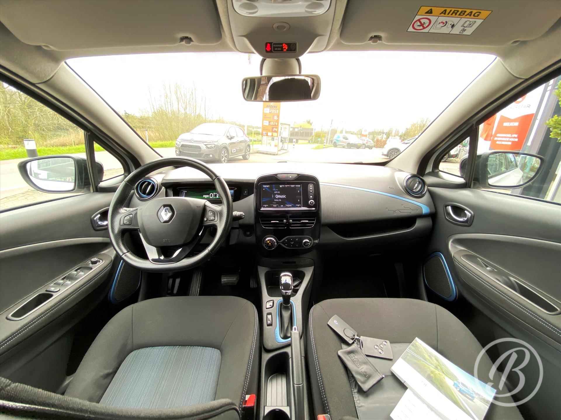 Renault Zoe R90 92pk Intens 41kWh inclusief KOOPACCU | camera, parkeersensoren, navigatie, mode 2 en 3 laadkabel, 16 inch velgen, bluetooth - 9/53