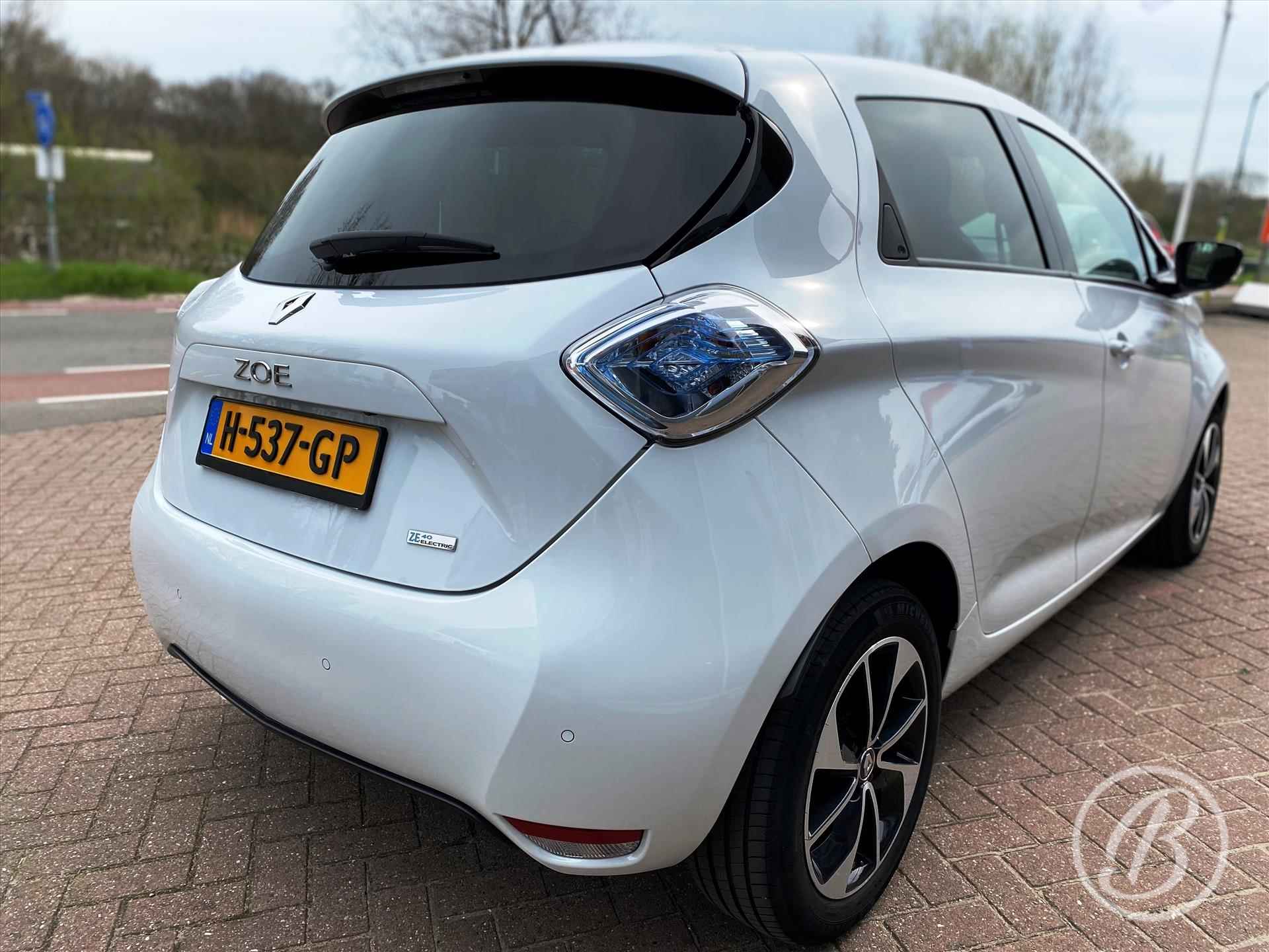 Renault Zoe R90 92pk Intens 41kWh inclusief KOOPACCU | camera, parkeersensoren, navigatie, mode 2 en 3 laadkabel, 16 inch velgen, bluetooth - 32/53