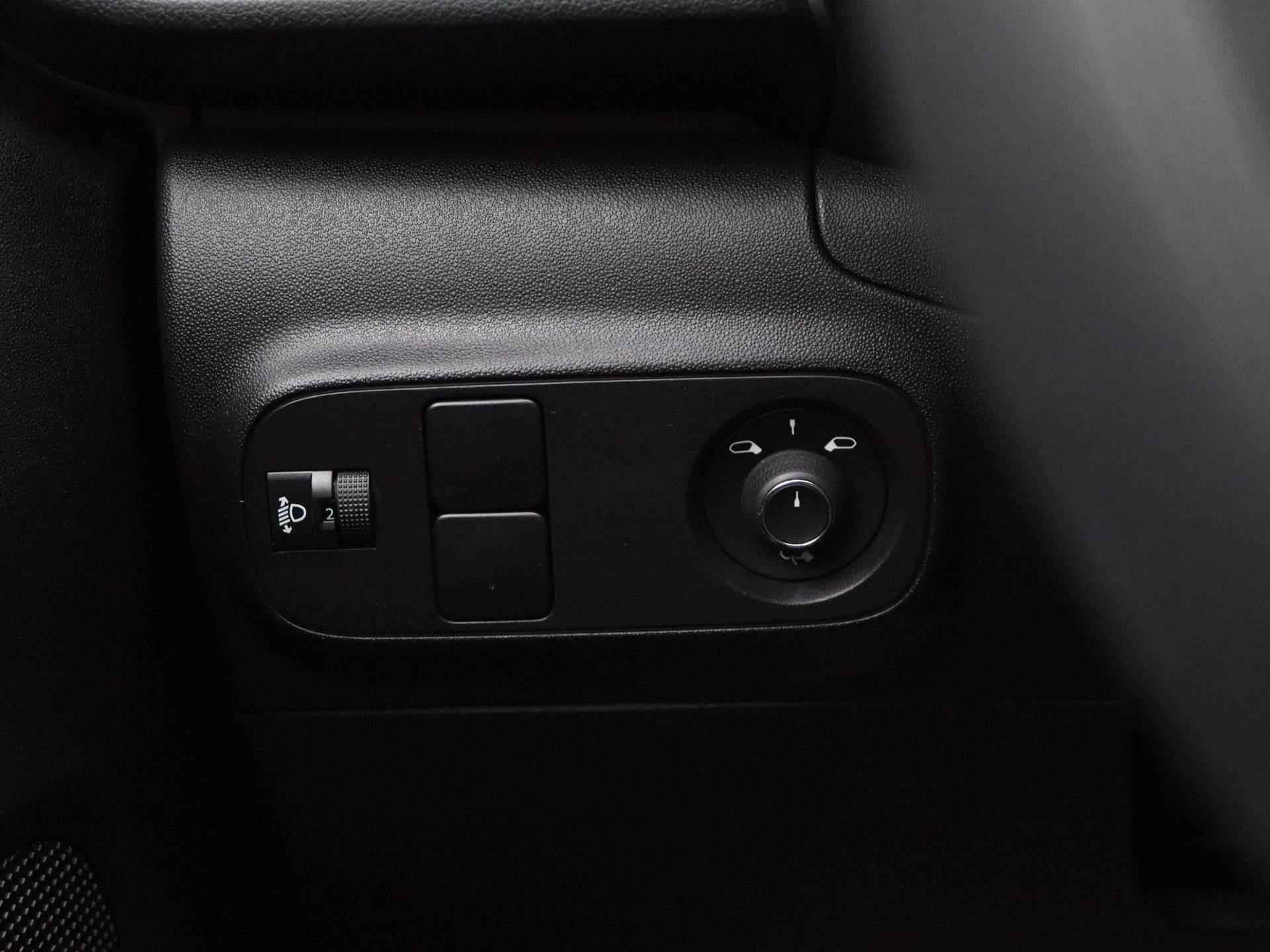 Citroen C3 1.2 PureTech Feel Edition | Parkeersensoren | Climate control | Apple Carplay/Android Auto | Automaat - 25/38