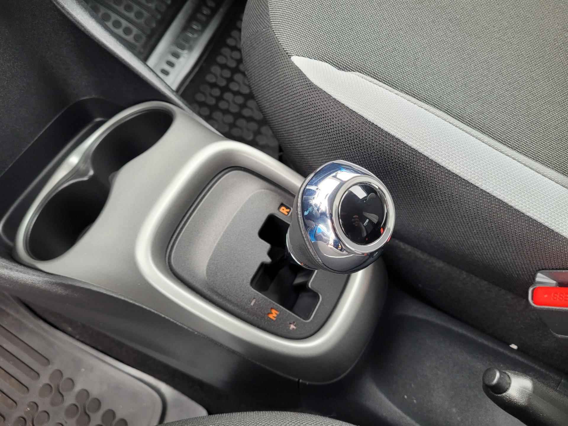 Toyota Aygo 1.0 VVT-i x-play Navi Parkeersensors Automaat 5d - 19/30