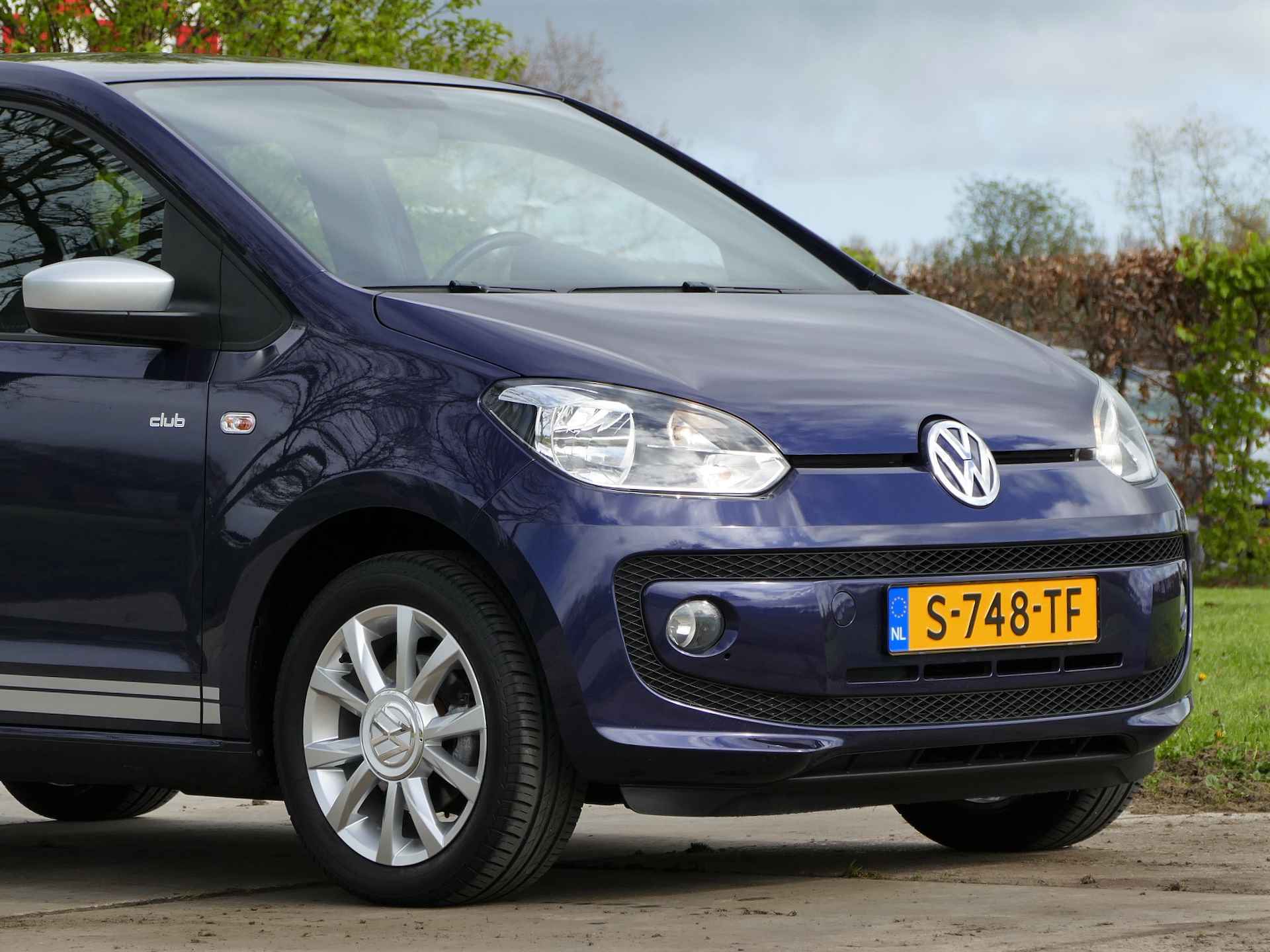 Volkswagen up! 1.0 CLUB | stoelverwarming | airco | lichtmetalen velgen | mistlampen | 100% onderhouden - 3/40