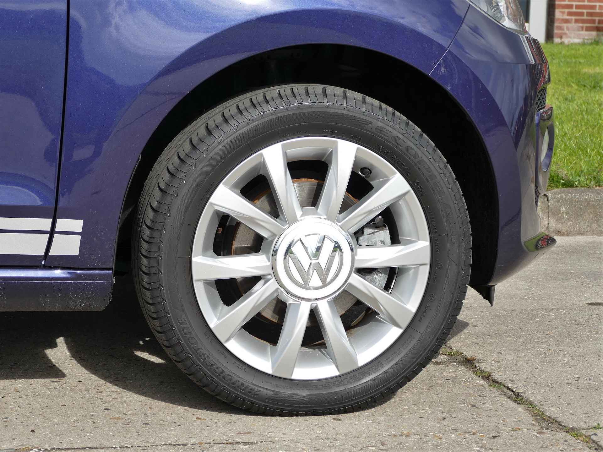 Volkswagen up! 1.0 CLUB | stoelverwarming | airco | lichtmetalen velgen | mistlampen | 100% onderhouden - 5/40