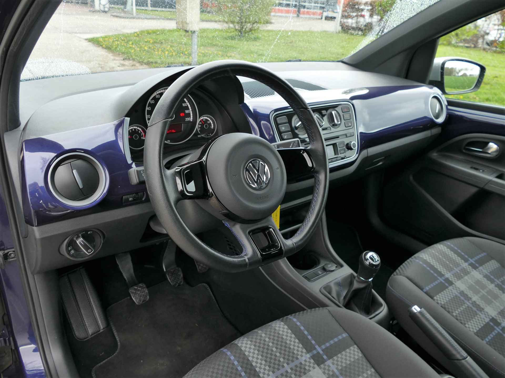 Volkswagen up! 1.0 CLUB | stoelverwarming | airco | lichtmetalen velgen | mistlampen | 100% onderhouden - 19/40