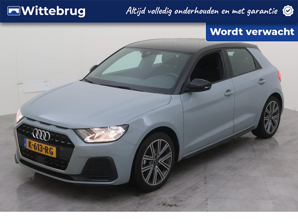 Audi A1 Sportback 25 TFSI epic Grijsmet// Zwart dak/ airco/ epic/ Camera/  Parkeersensor A/ 17 lmv