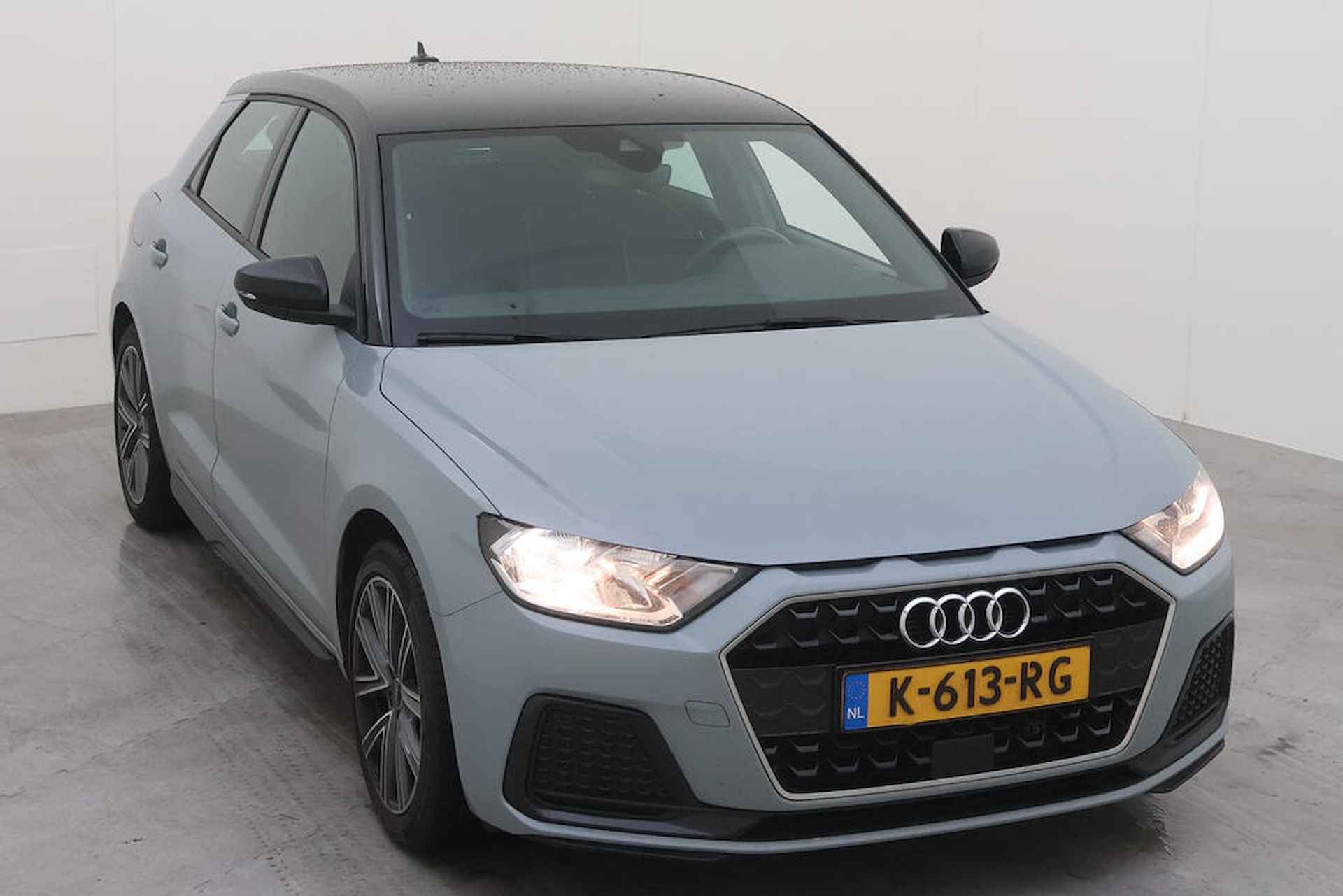 Audi A1 Sportback 25 TFSI epic Grijsmet// Zwart dak/ airco/ epic/ Camera/  Parkeersensor A/ 17 lmv - 5/13