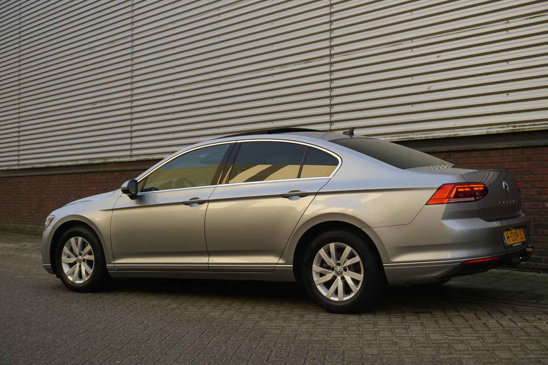 Volkswagen Passat 1.5 TSI 150PK Facelift/Panodak/Trekhaak /Rijklaarprijs!! - 4/41