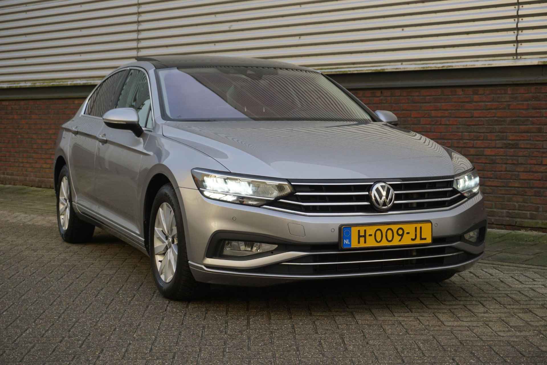 Volkswagen Passat 1.5 TSI 150PK Facelift/Panodak/Trekhaak /Rijklaarprijs!! - 27/41