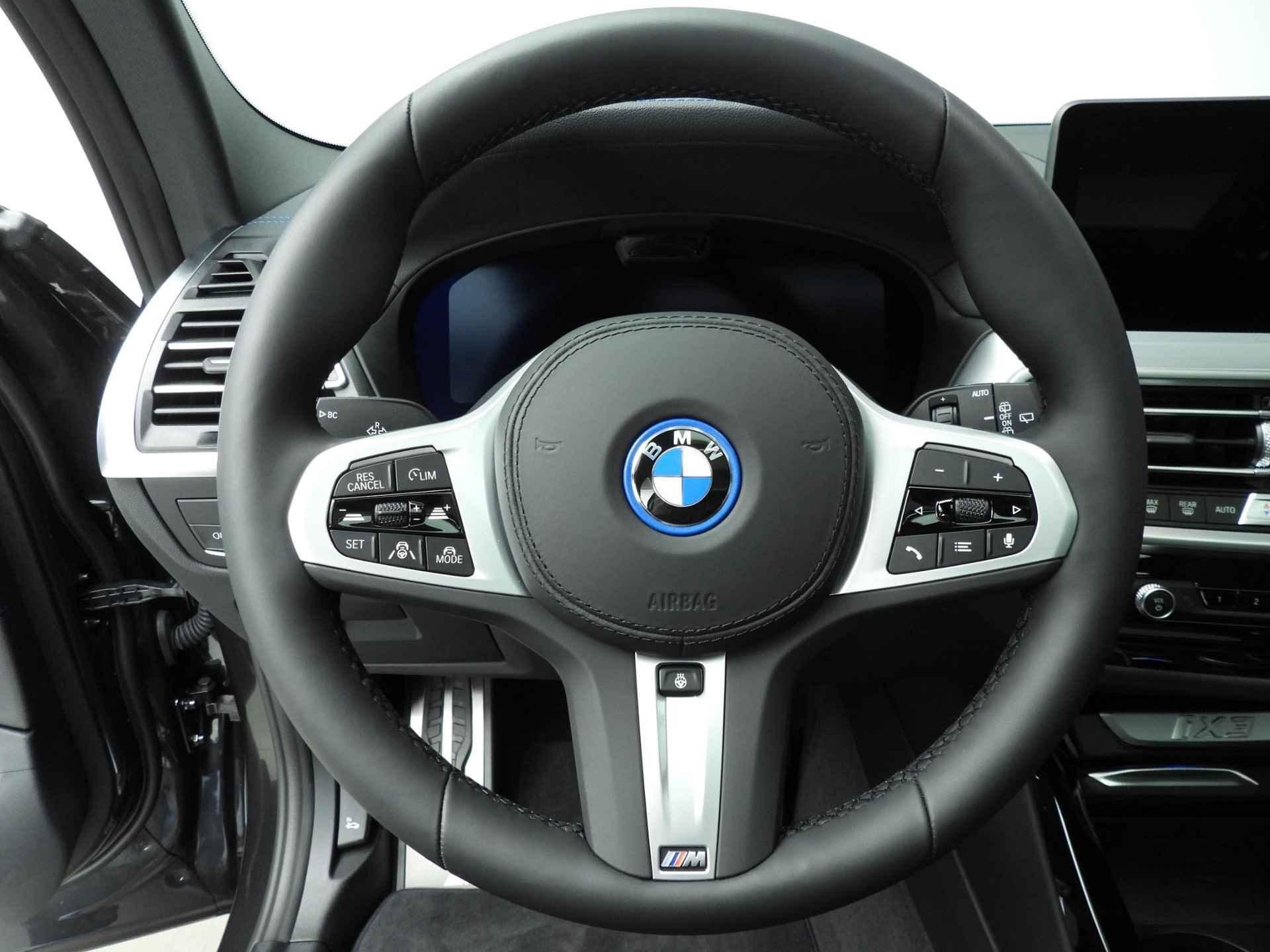 BMW iX3 High Executive Edition 80 kWh Leder / Trekhaak / Harman-Kardon / Adaptive LED / Getint Glas / Alu wielen 20 inch - 12/54