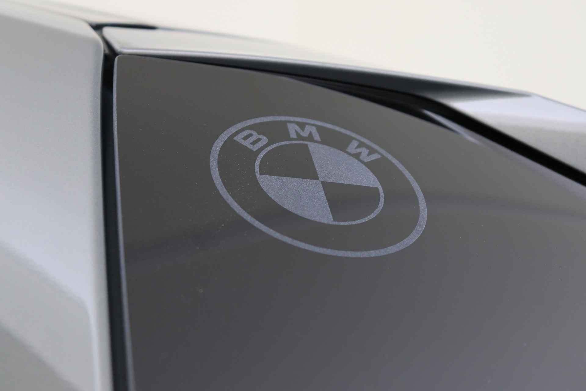 BMW XM PHEV Label Red 29 kWh Automaat / Massagefunctie / Adaptief M Onderstel Professional / Bowers & Wilkins / Trekhaak / Soft-Close / Stoelventilatie / Gesture Control - 63/89