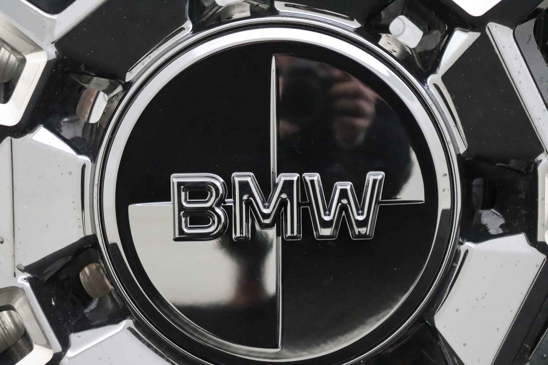 BMW XM PHEV Label Red 29 kWh Automaat / Massagefunctie / Adaptief M Onderstel Professional / Bowers & Wilkins / Trekhaak / Soft-Close / Stoelventilatie / Gesture Control - 76/89