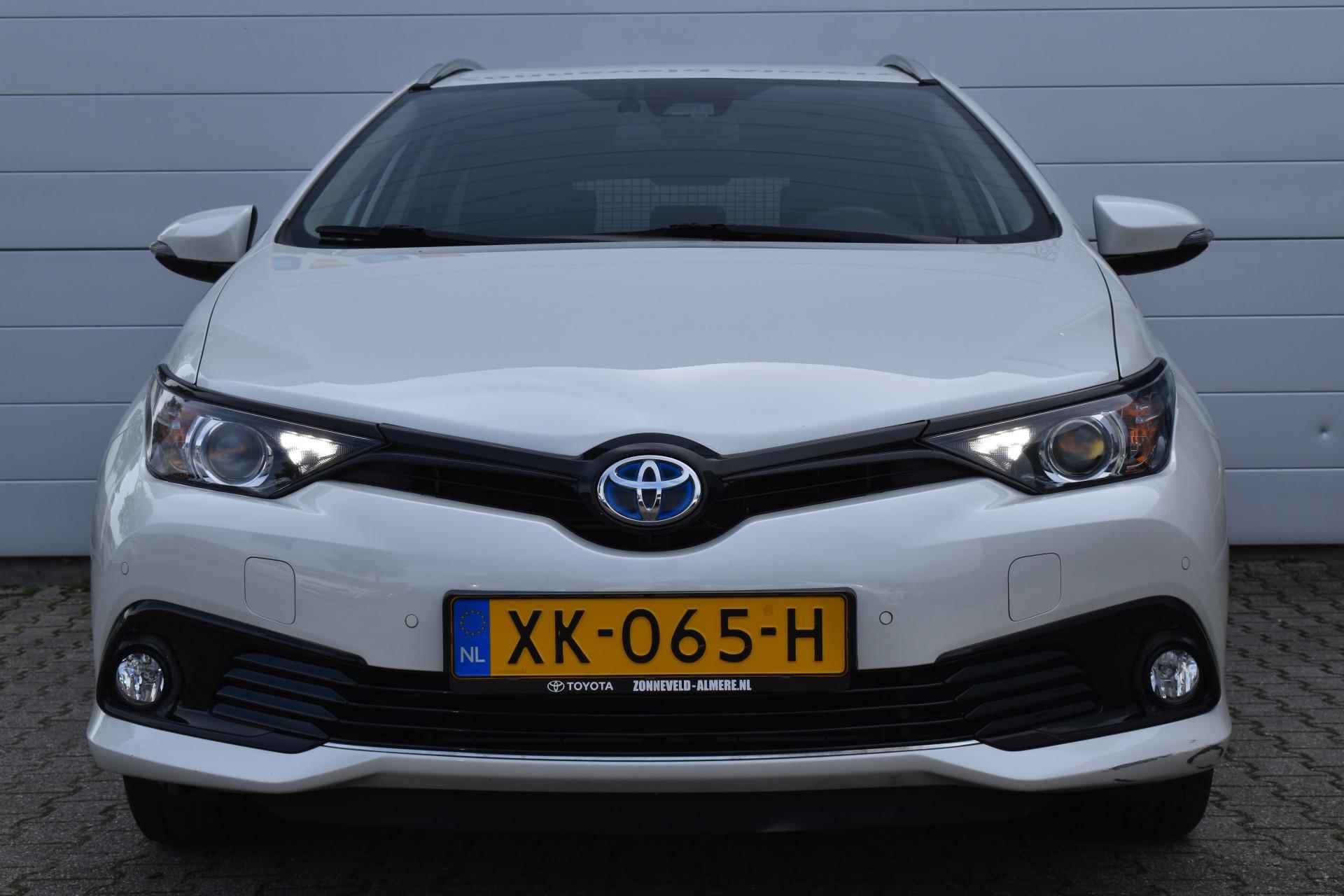 Toyota Auris Touring Sports 1.8 Hybrid Dynamic Ultimate - 5/34