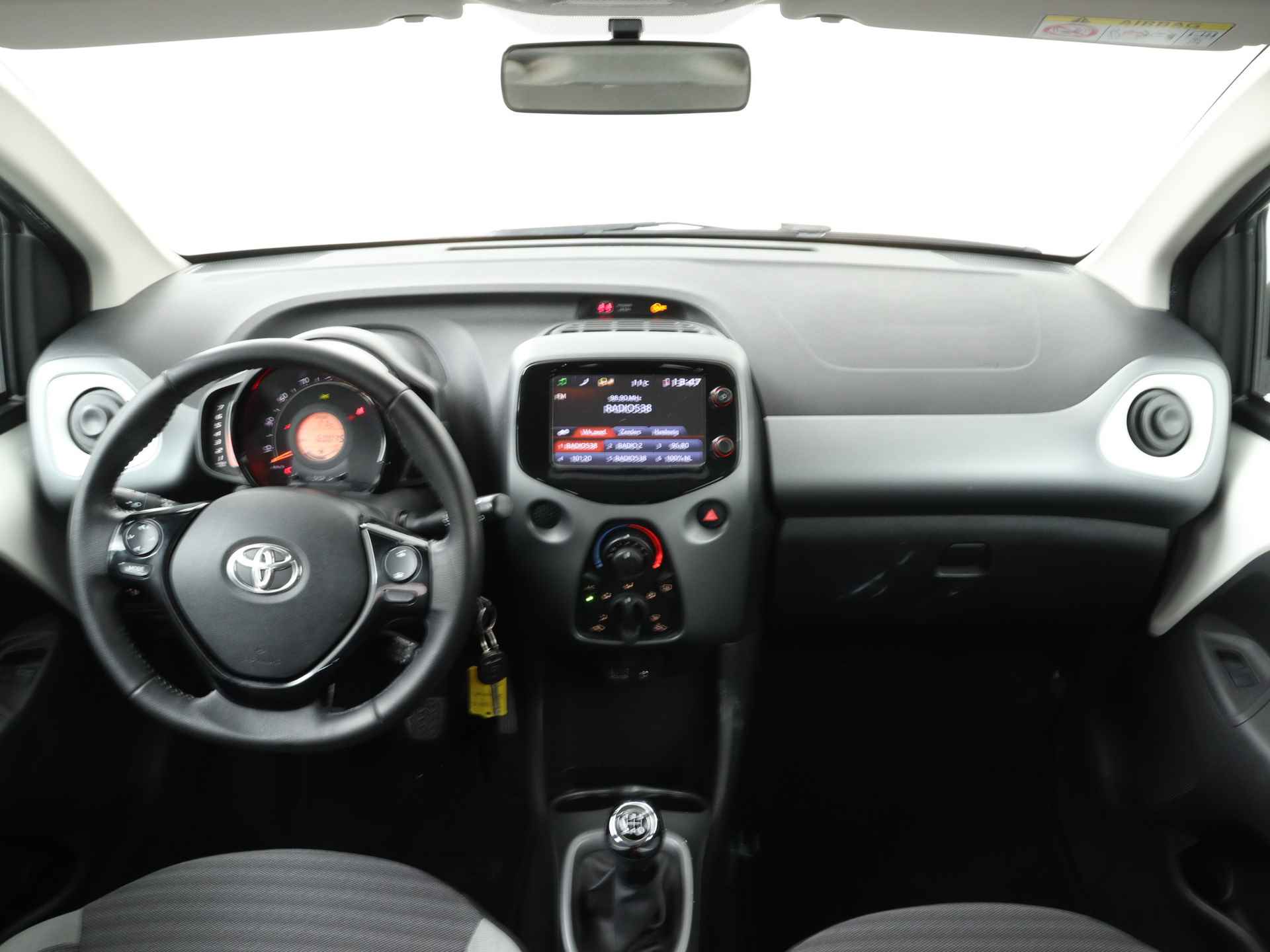 Toyota Aygo 1.0 VVT-i X-Play | NL-Auto | Fabr Garantie t/m 10-2028 mogelijk | - 6/41