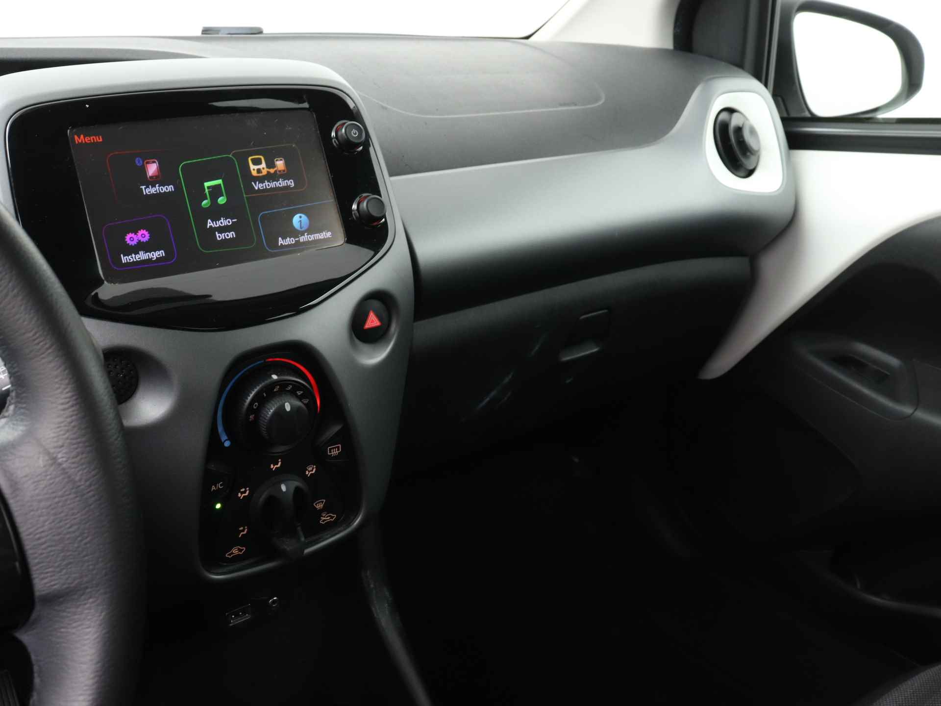 Toyota Aygo 1.0 VVT-i X-Play | NL-Auto | Fabr Garantie t/m 10-2028 mogelijk | - 9/41