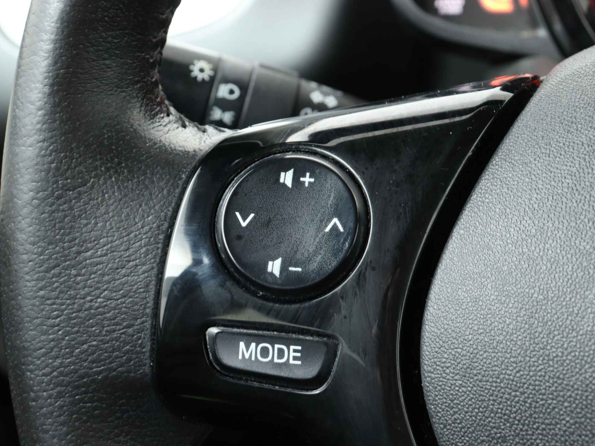 Toyota Aygo 1.0 VVT-i X-Play | NL-Auto | Fabr Garantie t/m 10-2028 mogelijk | - 22/41