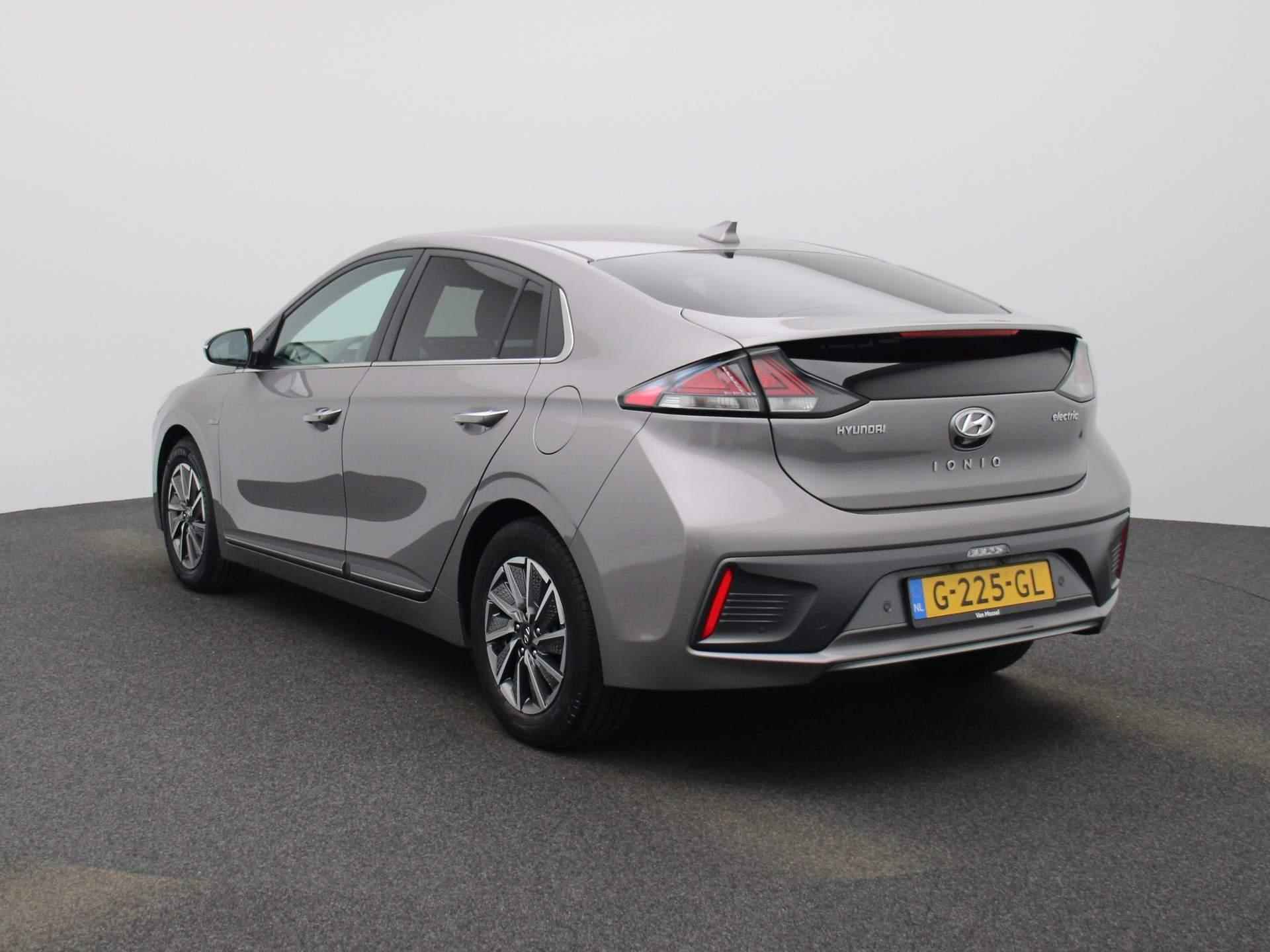 Hyundai IONIQ Premium EV 38 kWh | Apple/Android Play | Camera | Adaptive Cruise | DAB | Keyless Go/Entry | LED | Leder | PDC V+A | 12 Maand BOVAG Garantie! | - 2/37