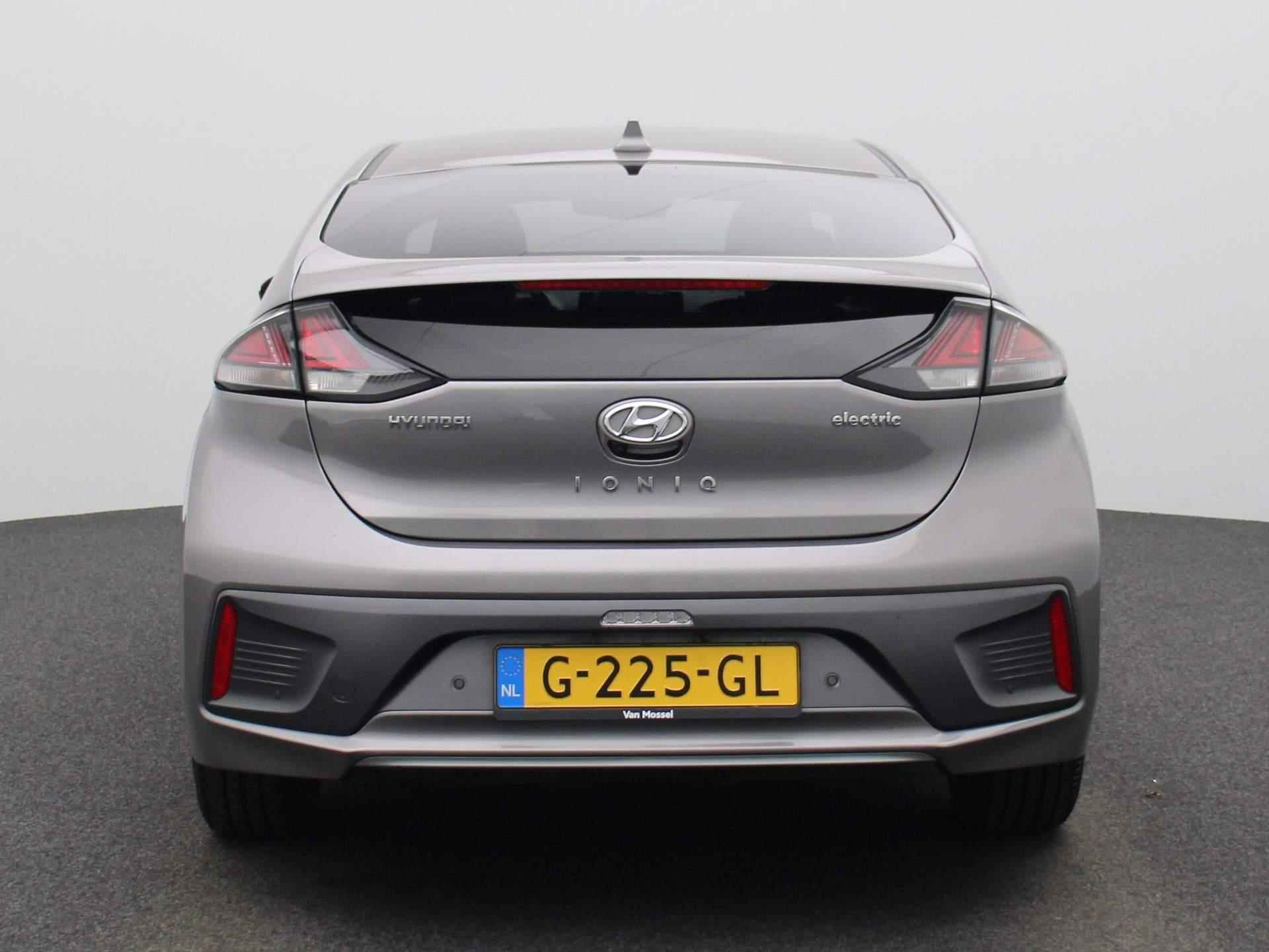 Hyundai IONIQ Premium EV 38 kWh | Apple/Android Play | Camera | Adaptive Cruise | DAB | Keyless Go/Entry | LED | Leder | PDC V+A | 12 Maand BOVAG Garantie! | - 5/37