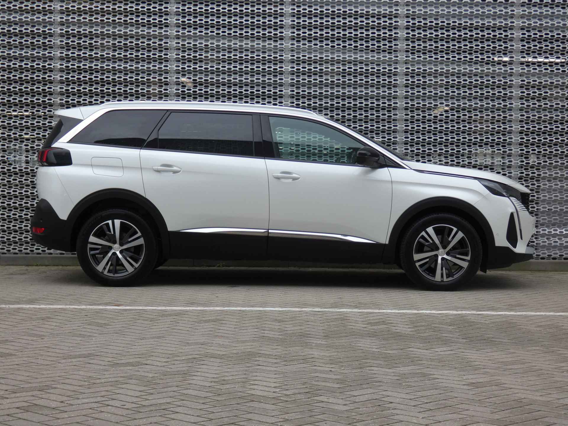 Peugeot 5008 1.2 PureTech 130PK Allure Pack Business Navigatie | Camera | Automaat | Apple Carplay - 29/31