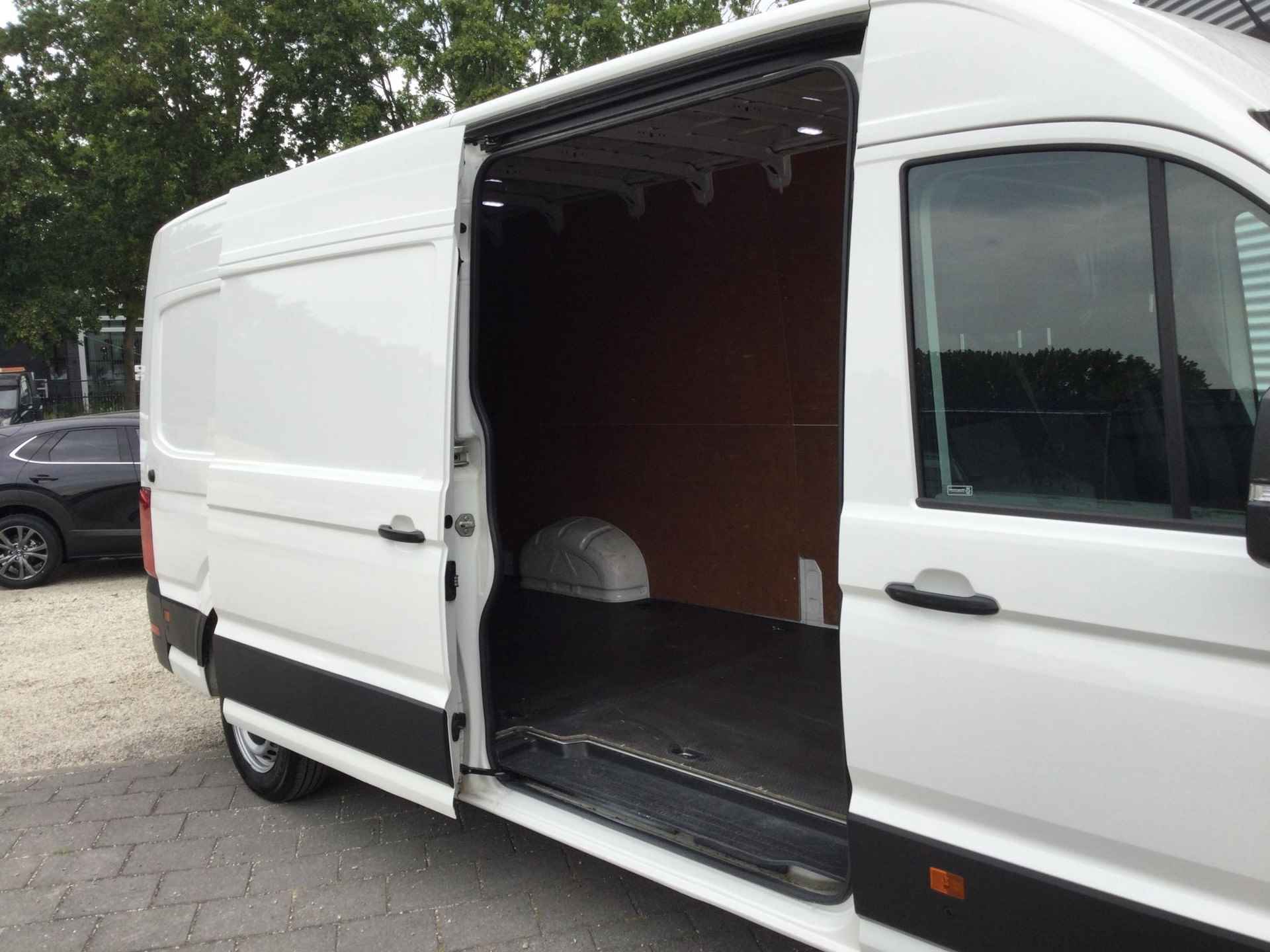 Volkswagen Crafter 35 2.0 TDI L5H3 DC Trendline DSG AUTOMAAT, NAVIGATIE, AIRCO. - 6/21