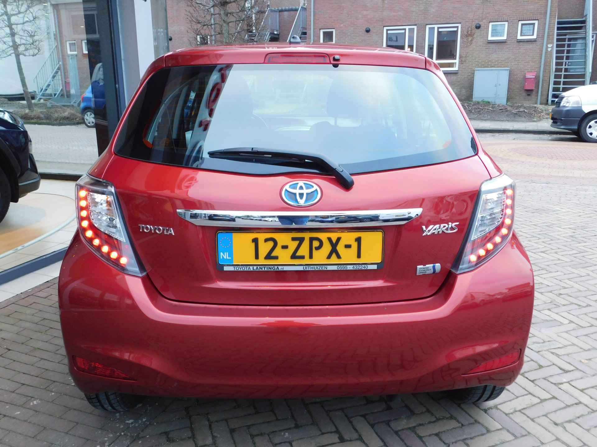 Toyota Yaris 1.5 Full Hybrid Aspiration - 48/58