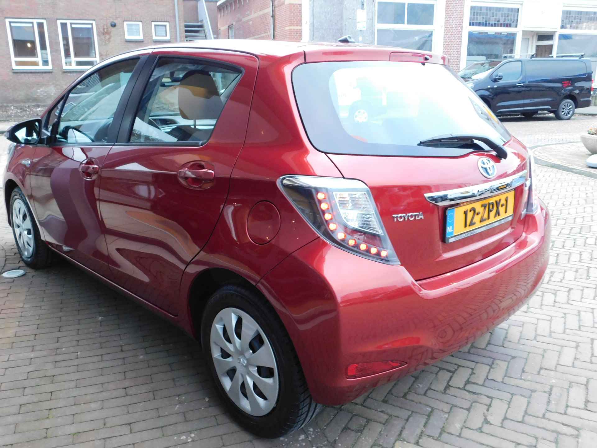 Toyota Yaris 1.5 Full Hybrid Aspiration - 50/58