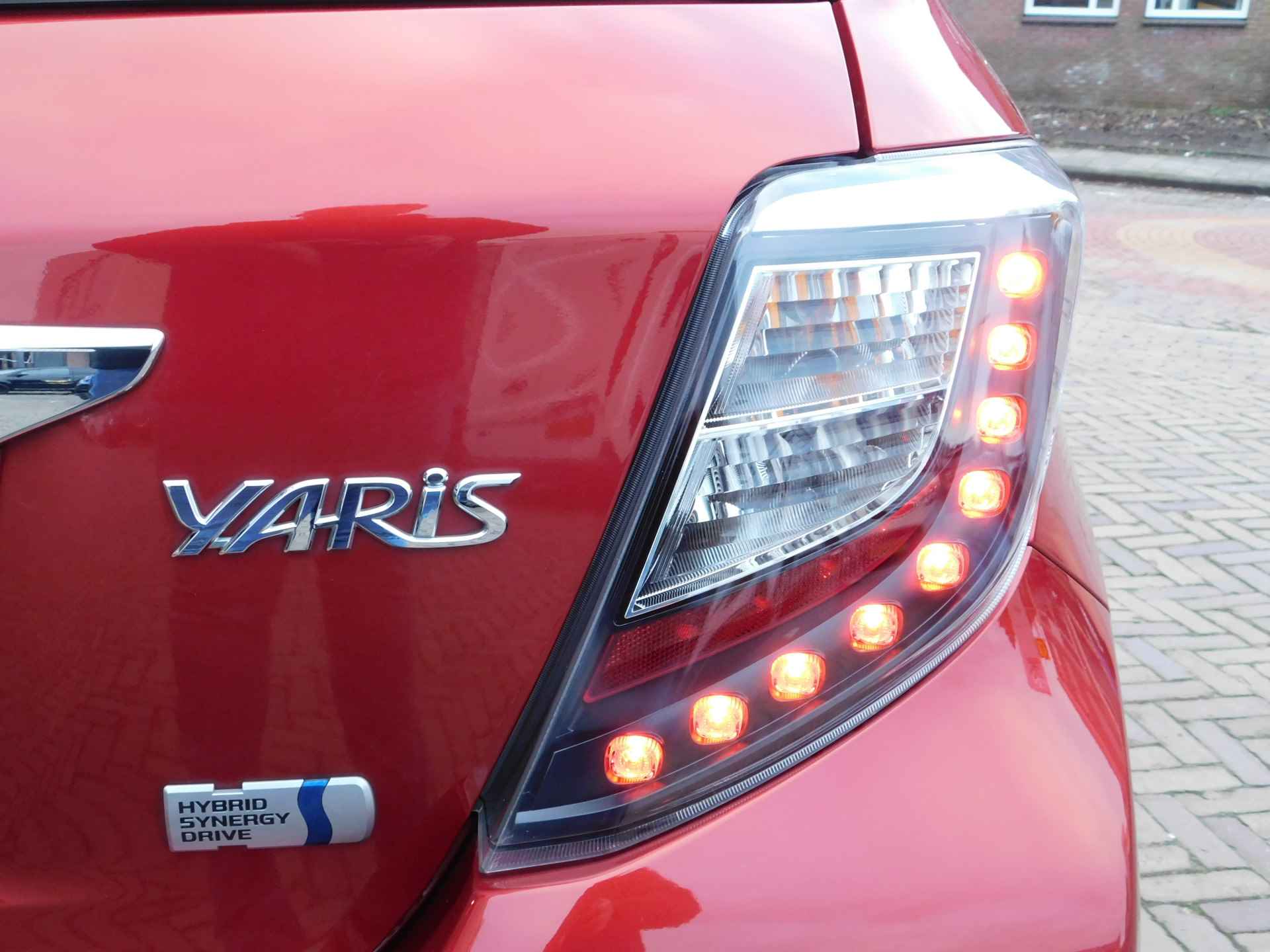 Toyota Yaris 1.5 Full Hybrid Aspiration - 55/58