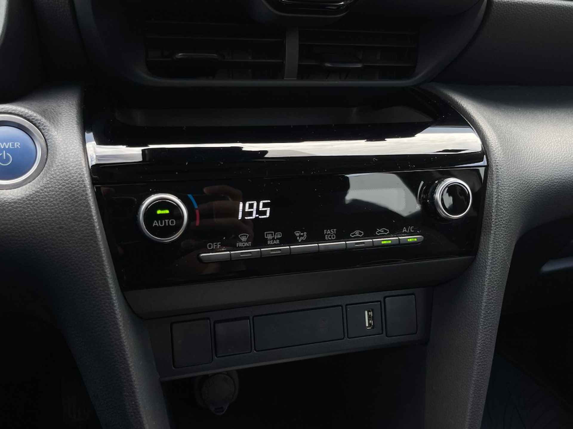 TOYOTA Yaris Cross 1.5 Hybrid Comfort - Navi/apple/android- camera - 19/29