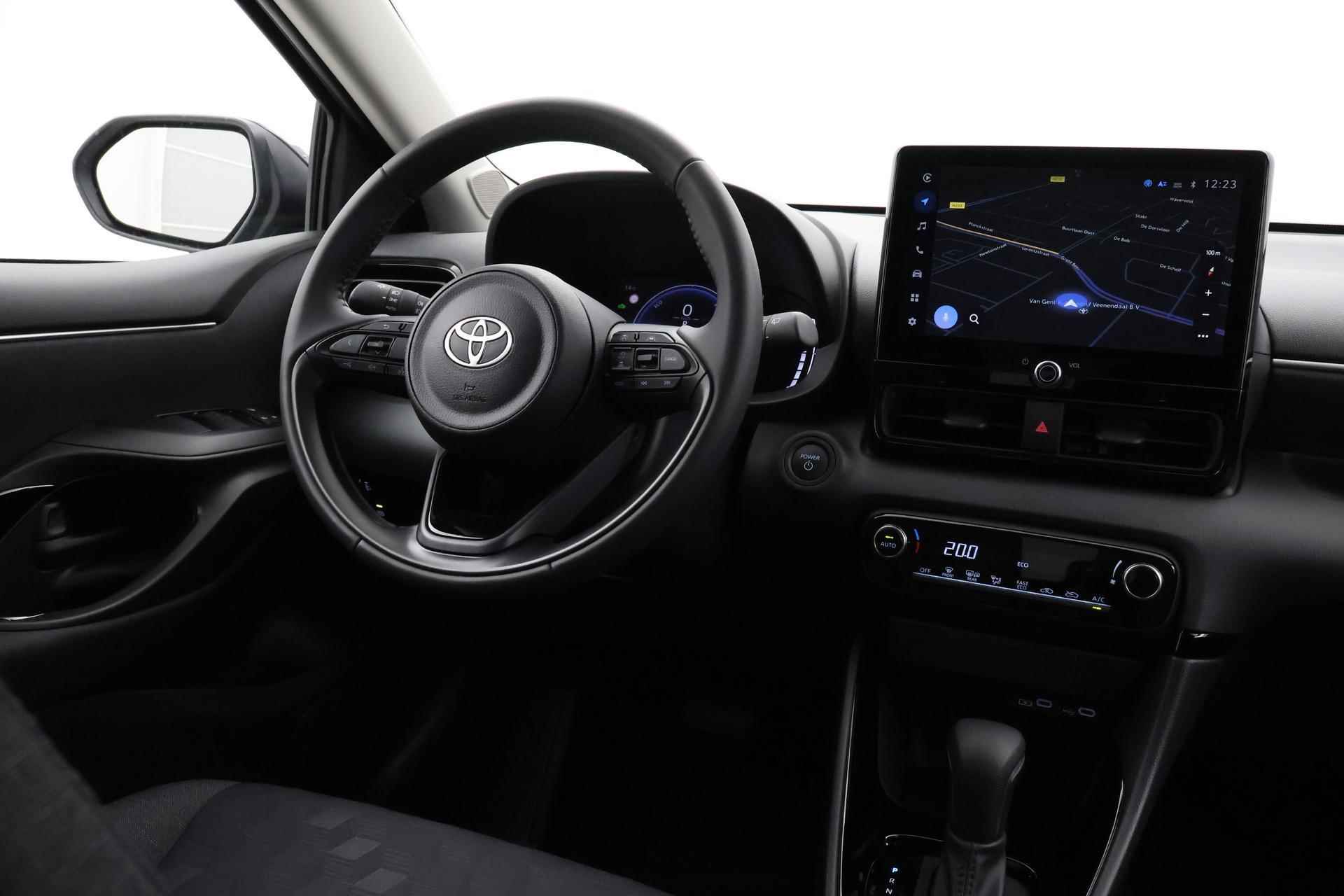 Toyota Yaris 1.5 Hybrid 115 First Edition | Navigatie | Keyless | Digitaal instrumentenpaneel | Apple Carplay / Android Auto | 16 inch - 22/36