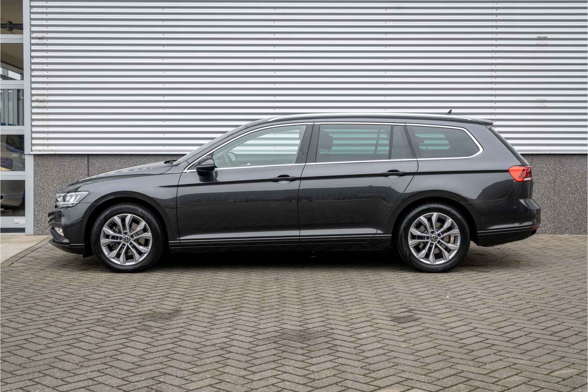 Volkswagen Passat Variant 1.5 TSI 150PK Business | Camera| 4seizoenenbanden| Orig Nederlands| Winterpakket| - 7/42