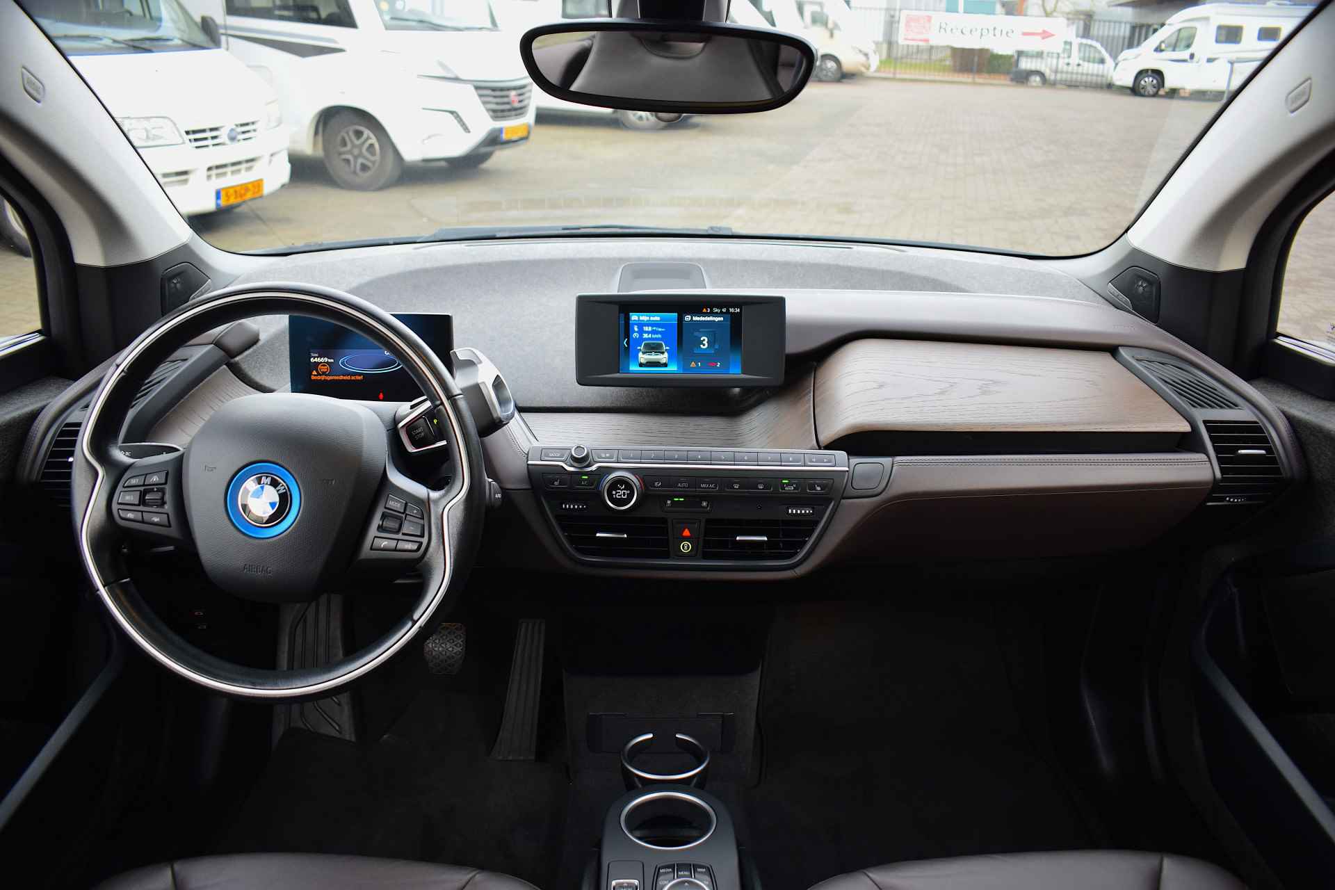 BMW i3 Basis 120Ah 42 kWh | Full Option! | Schuifdak | H/K | Leer | Stoelverwarming - 12/31